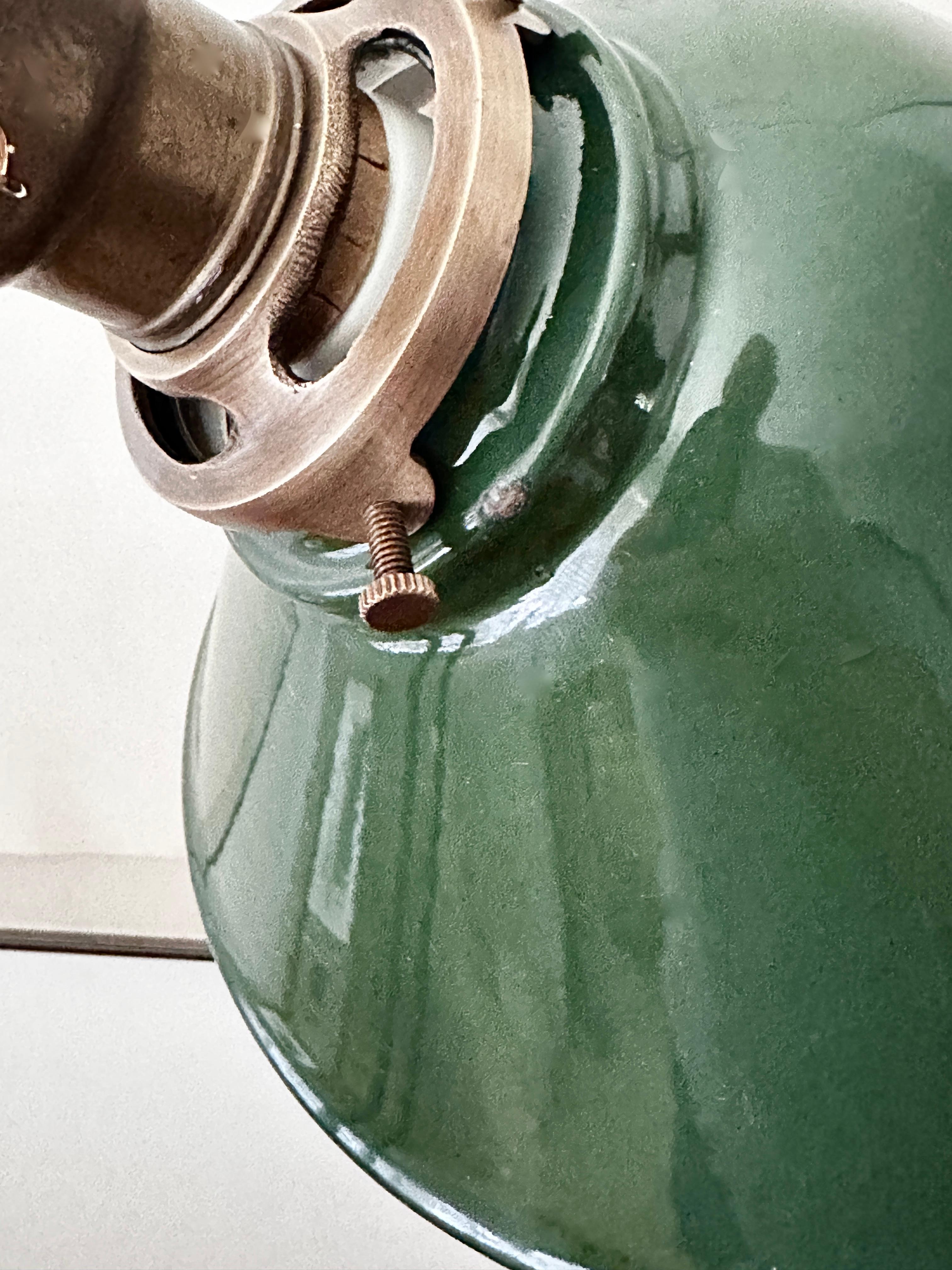 Lampada da terra industriale in ottone vintage di The Pacific Electric Company in vendita 3
