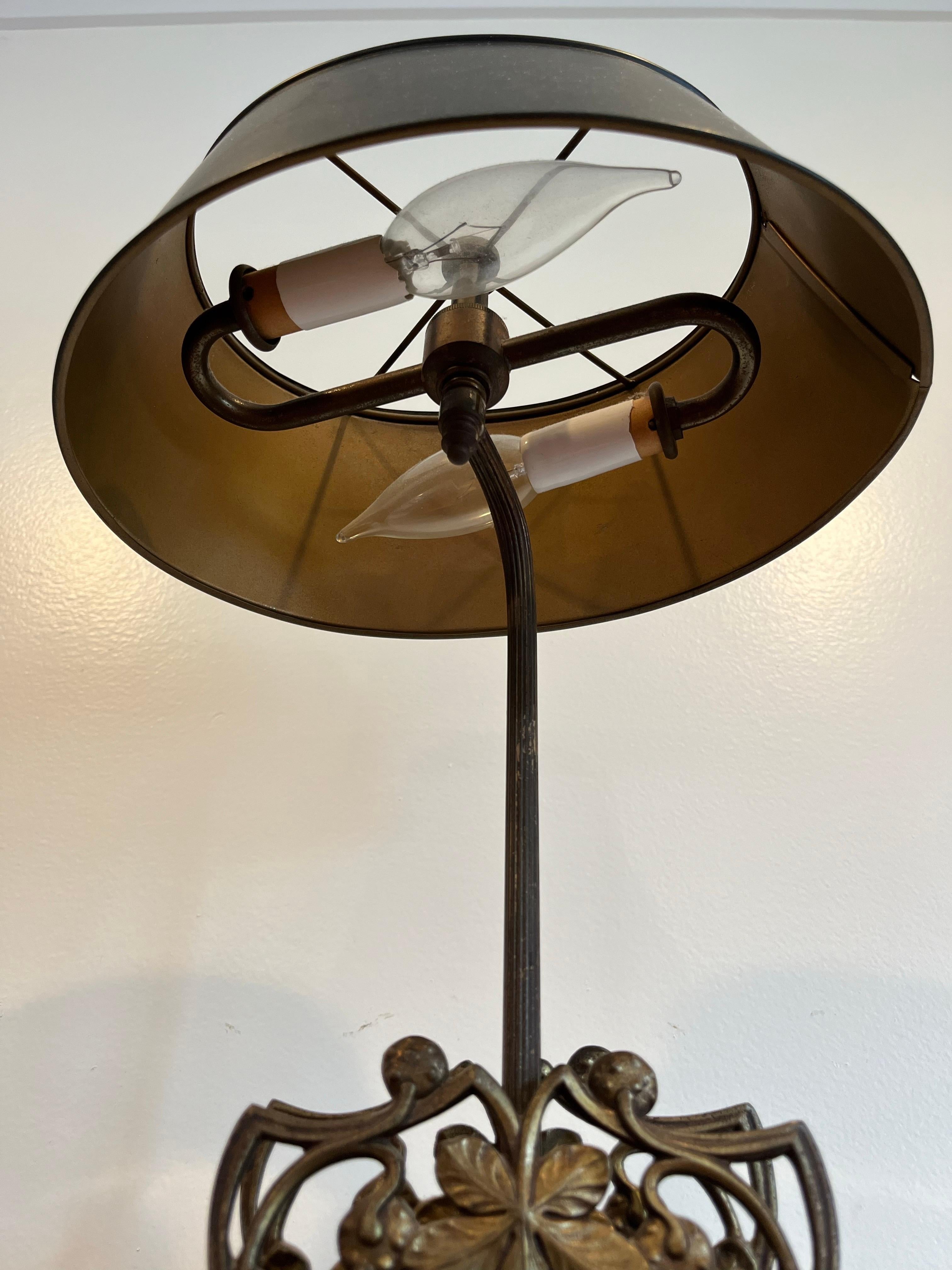 Lampada da scrivania a calamaio in ottone vintage in vendita 1