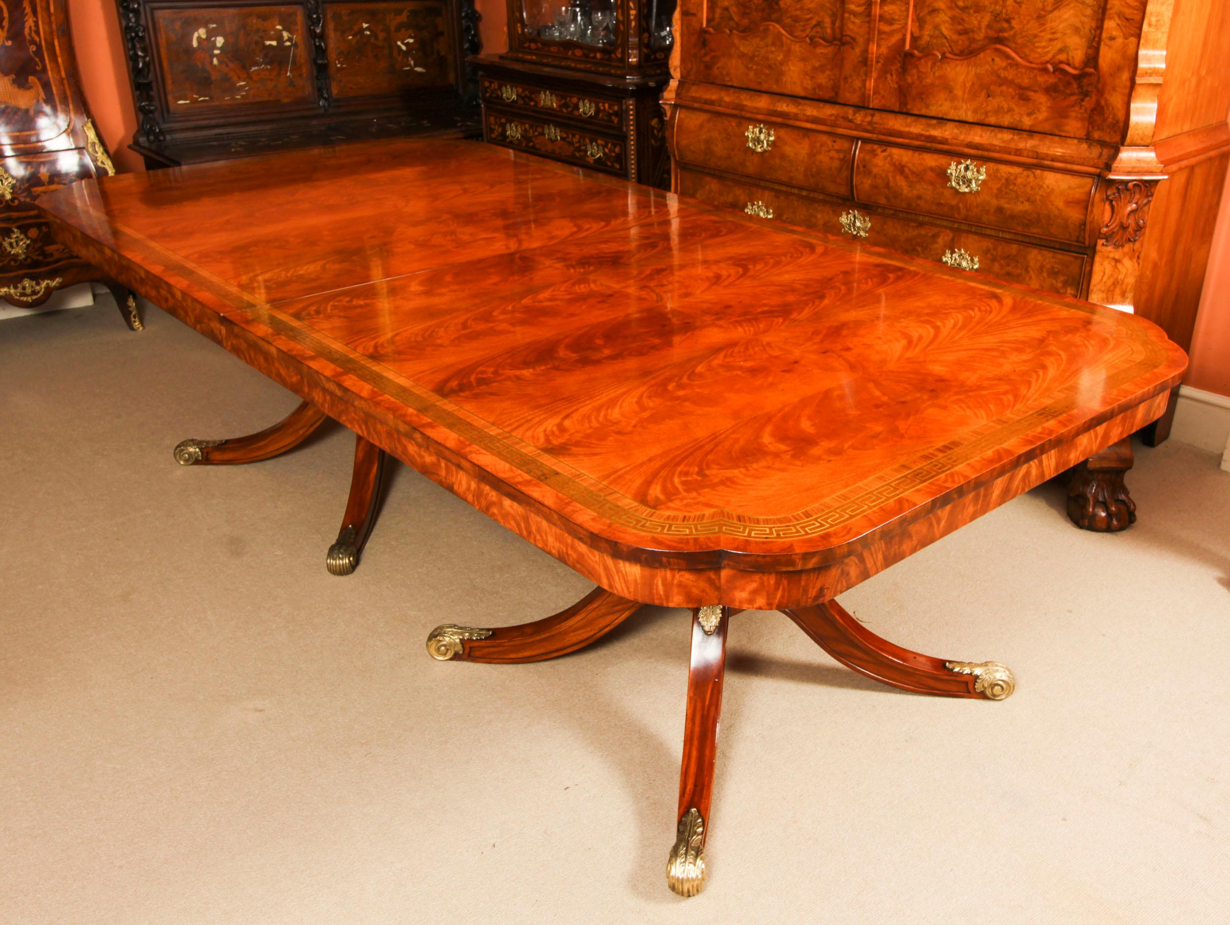 Vintage Brass Inlaid Twin Pillar Dining Table & 14 Swag Back Chairs 20th C In Good Condition In London, GB