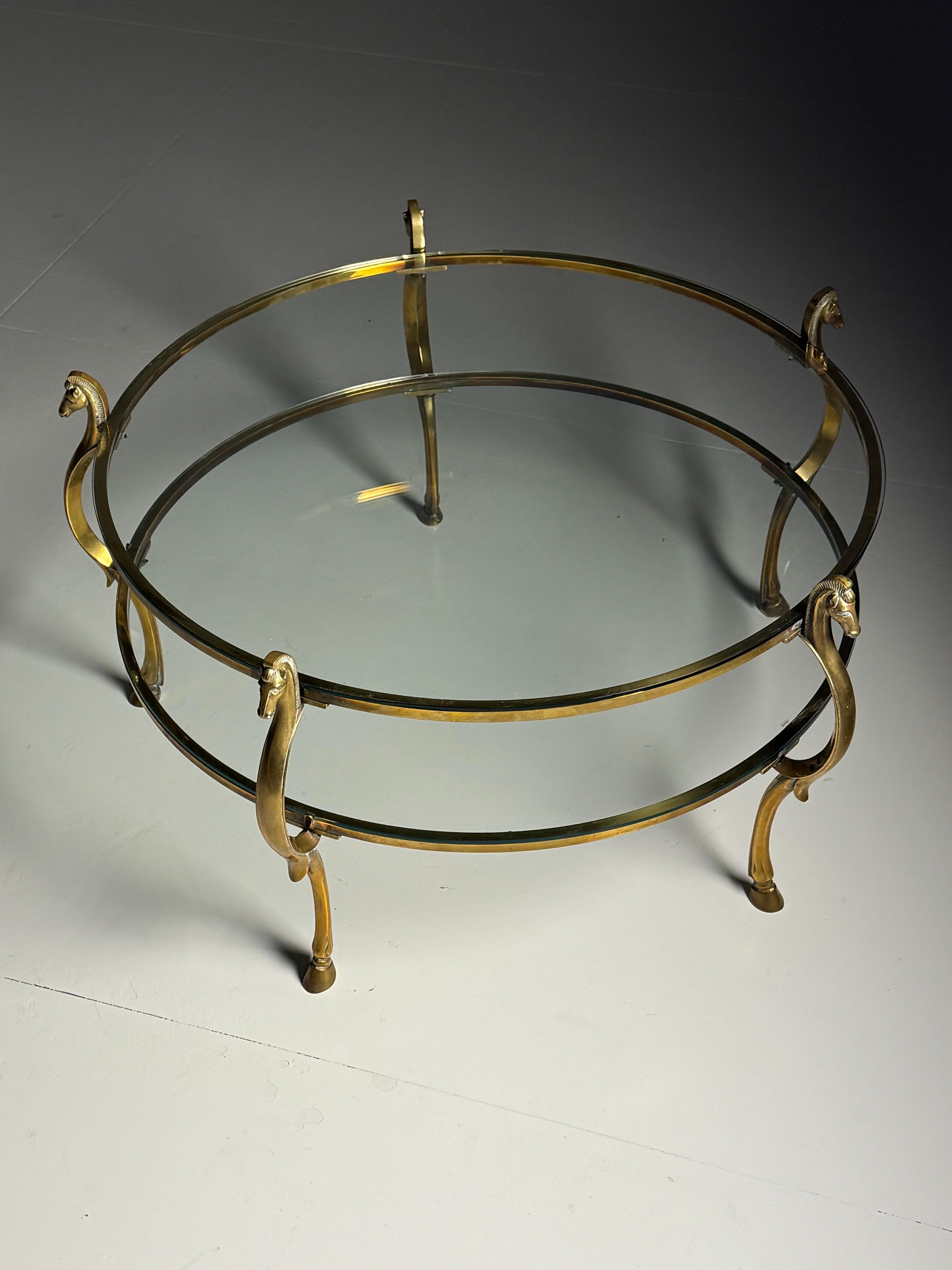 Table à café italienne en laiton avec têtes d'hippocampe vintage en vente 11