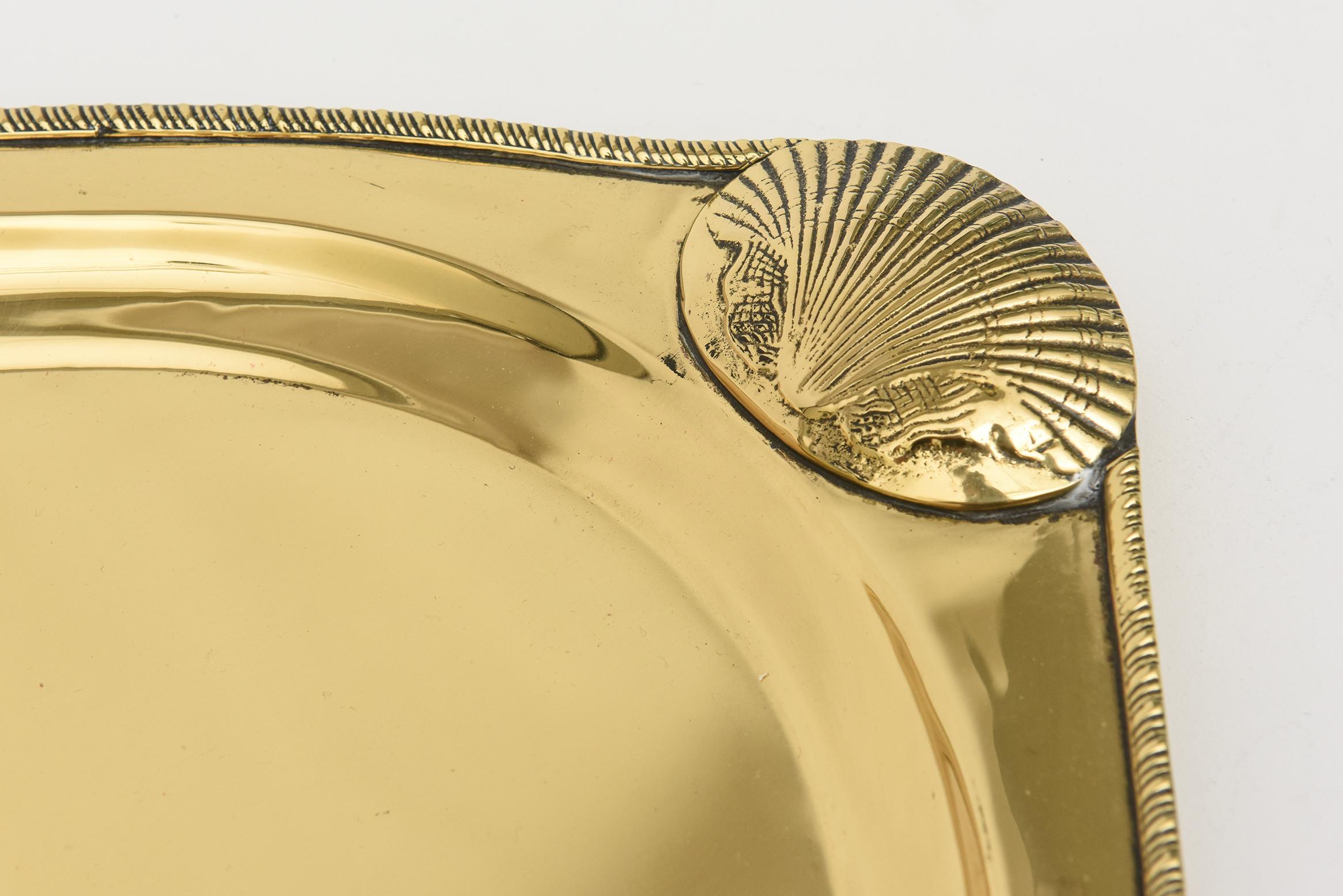 Vintage Brass Large Oval Shell Design Tray Barware Bon état - En vente à North Miami, FL