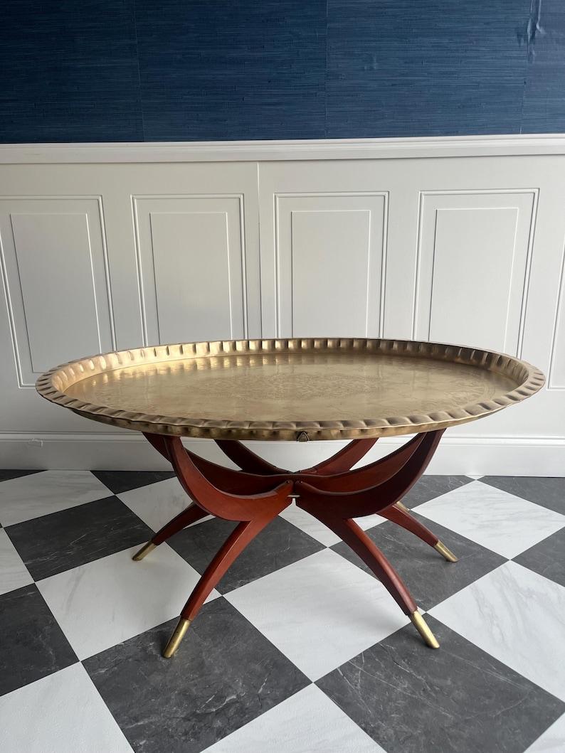Hong Kong Vintage Brass & Mahogany Scalloped Tray Coffee Table Spider Leg Base For Sale