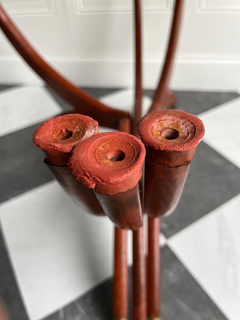 20th Century Vintage Brass & Mahogany Scalloped Tray Coffee Table Spider Leg Base For Sale