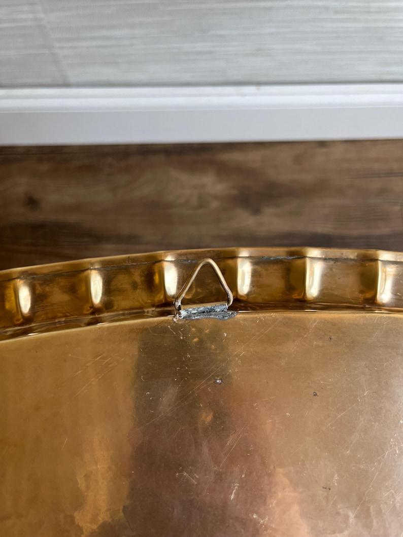 Vintage Brass & Mahogany Scalloped Tray Coffee Table Spider Leg Base For Sale 4
