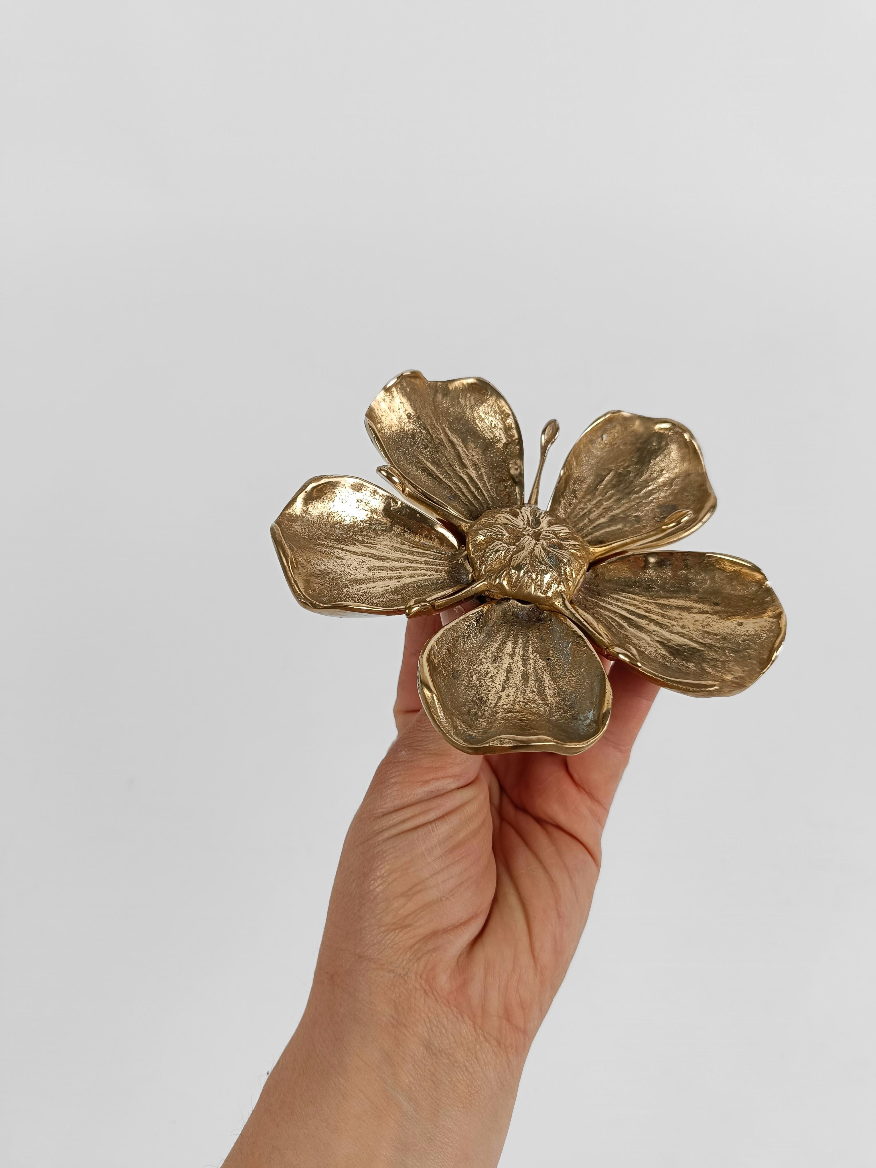 Vintage Brass Metal FLOWER ASHTRAY in the style of Gucci with Removable Petals 1