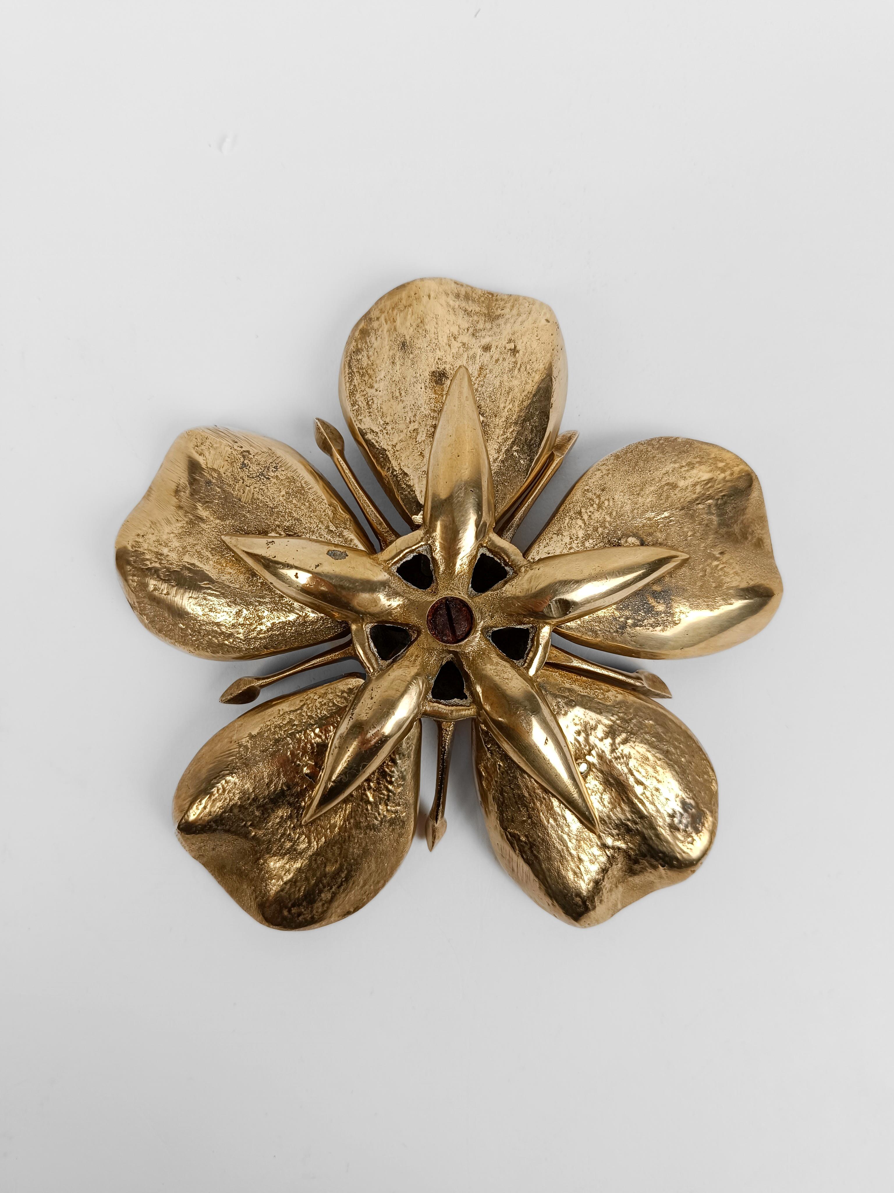 Mid-Century Modern Vintage Brass Metal FLOWER ASHTRAY in the style of Gucci with Removable Petals