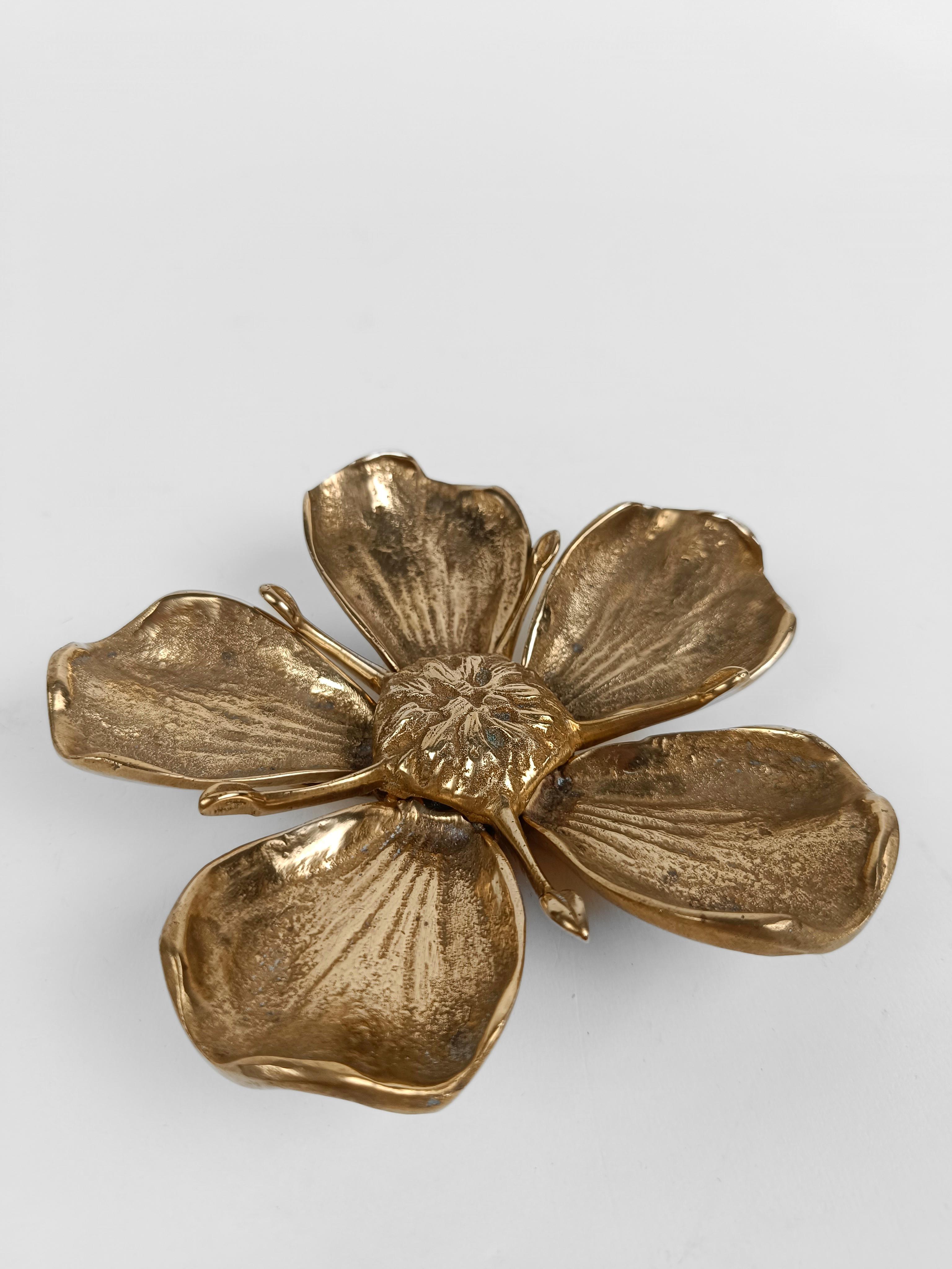 Italian Vintage Brass Metal FLOWER ASHTRAY in the style of Gucci with Removable Petals