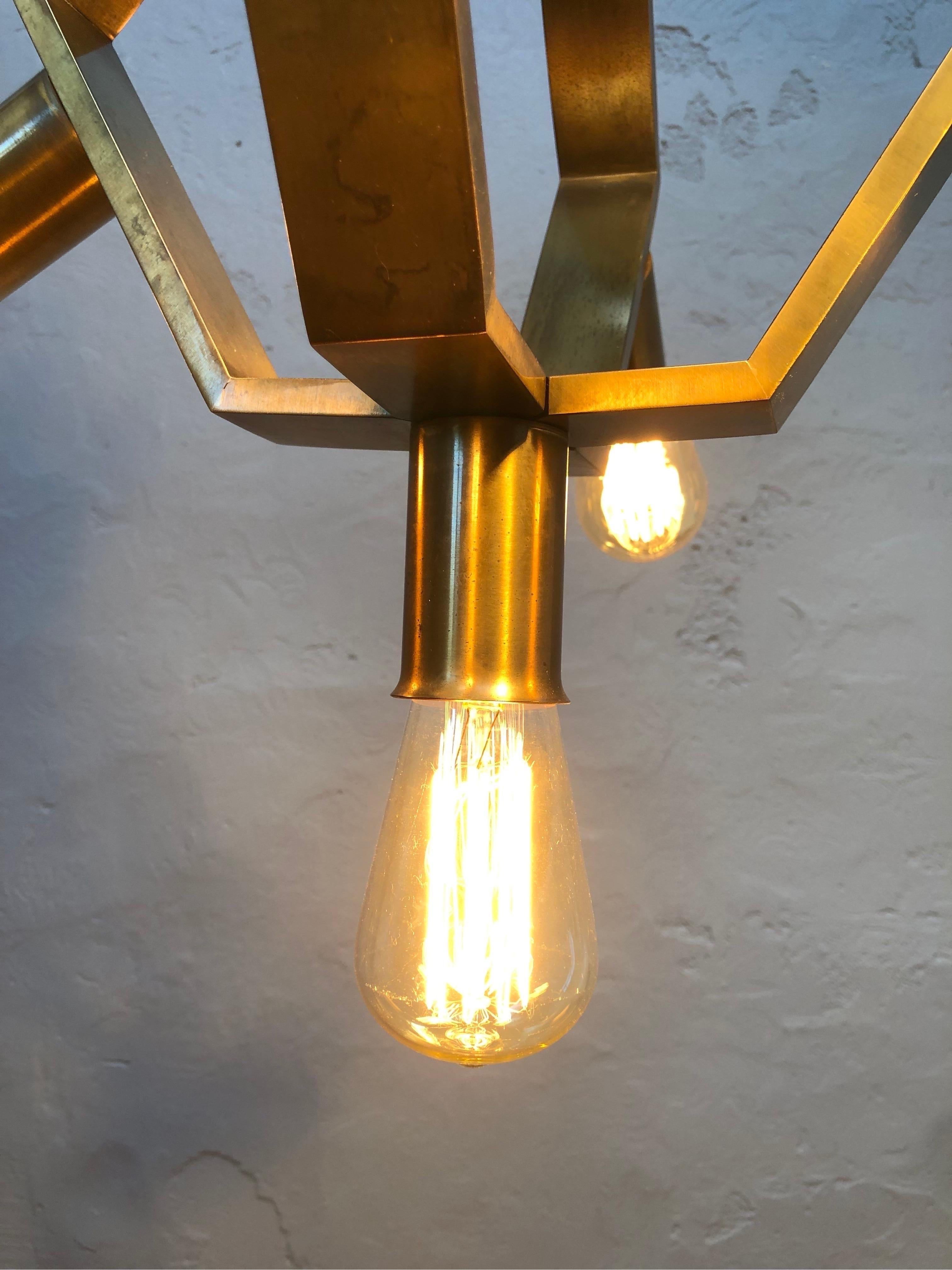 Milieu du XXe siècle Lustre Vintage en Laiton Milieu de Siècle Brutalist à 5 Lampes en vente