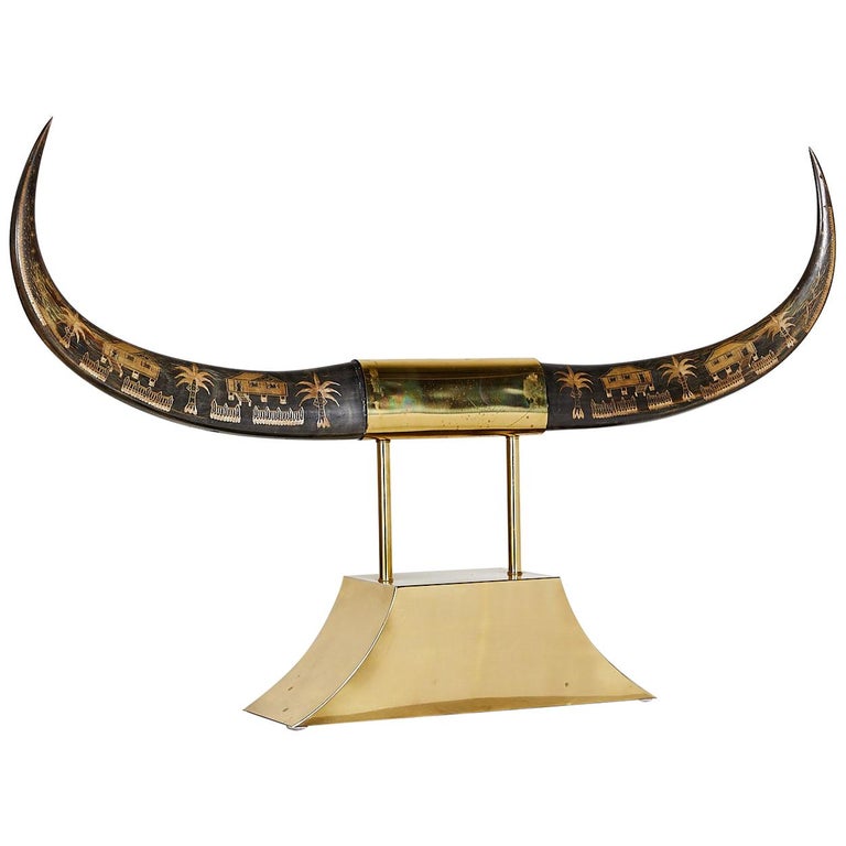 Kontrovers erfaring Derbeville test Vintage Brass Mounted Carved Water Buffalo Horns For Sale at 1stDibs