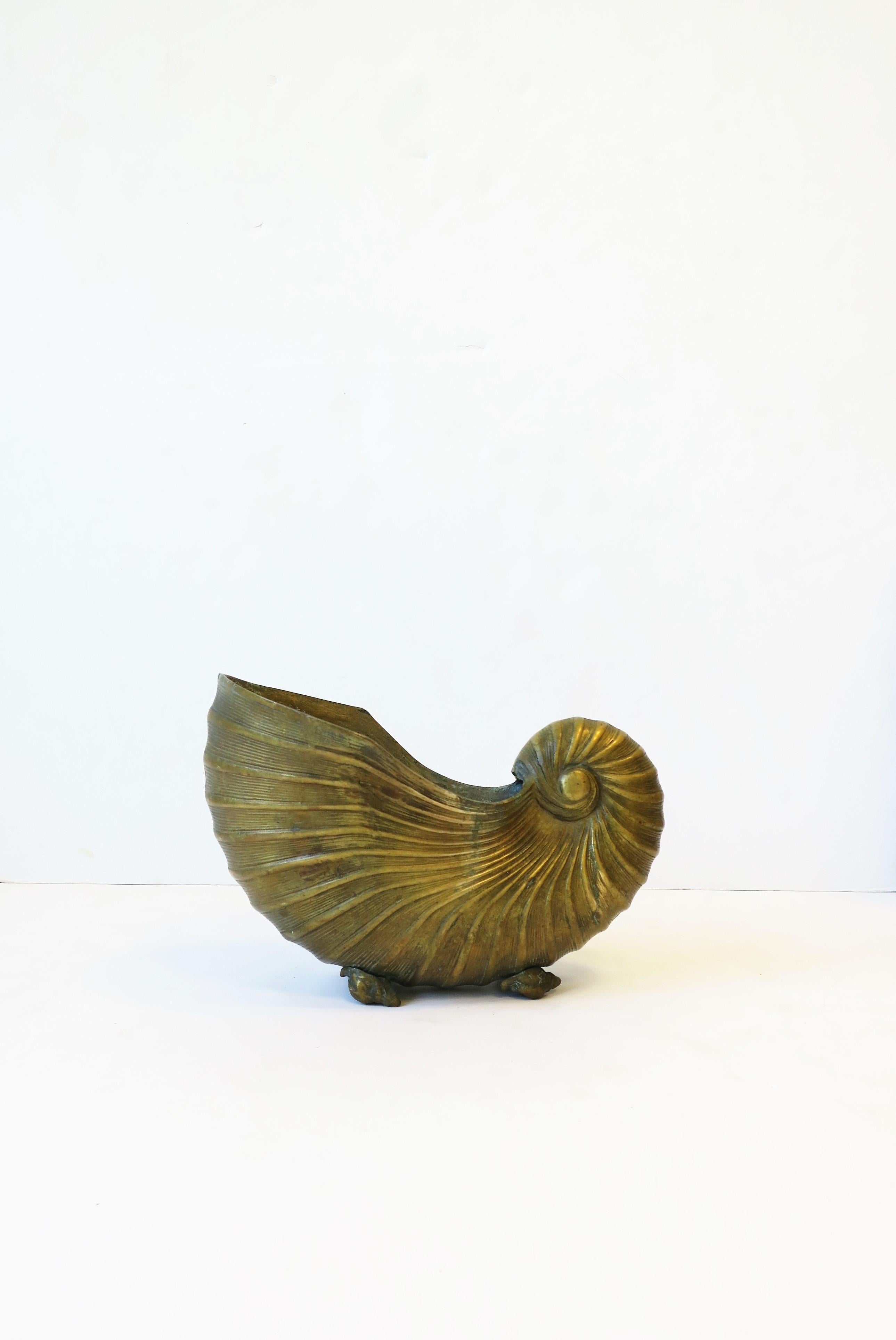 Brass Nautilus Seashell Cachepot Jardinière Flower Plant Holder, 20th c. In Good Condition In New York, NY
