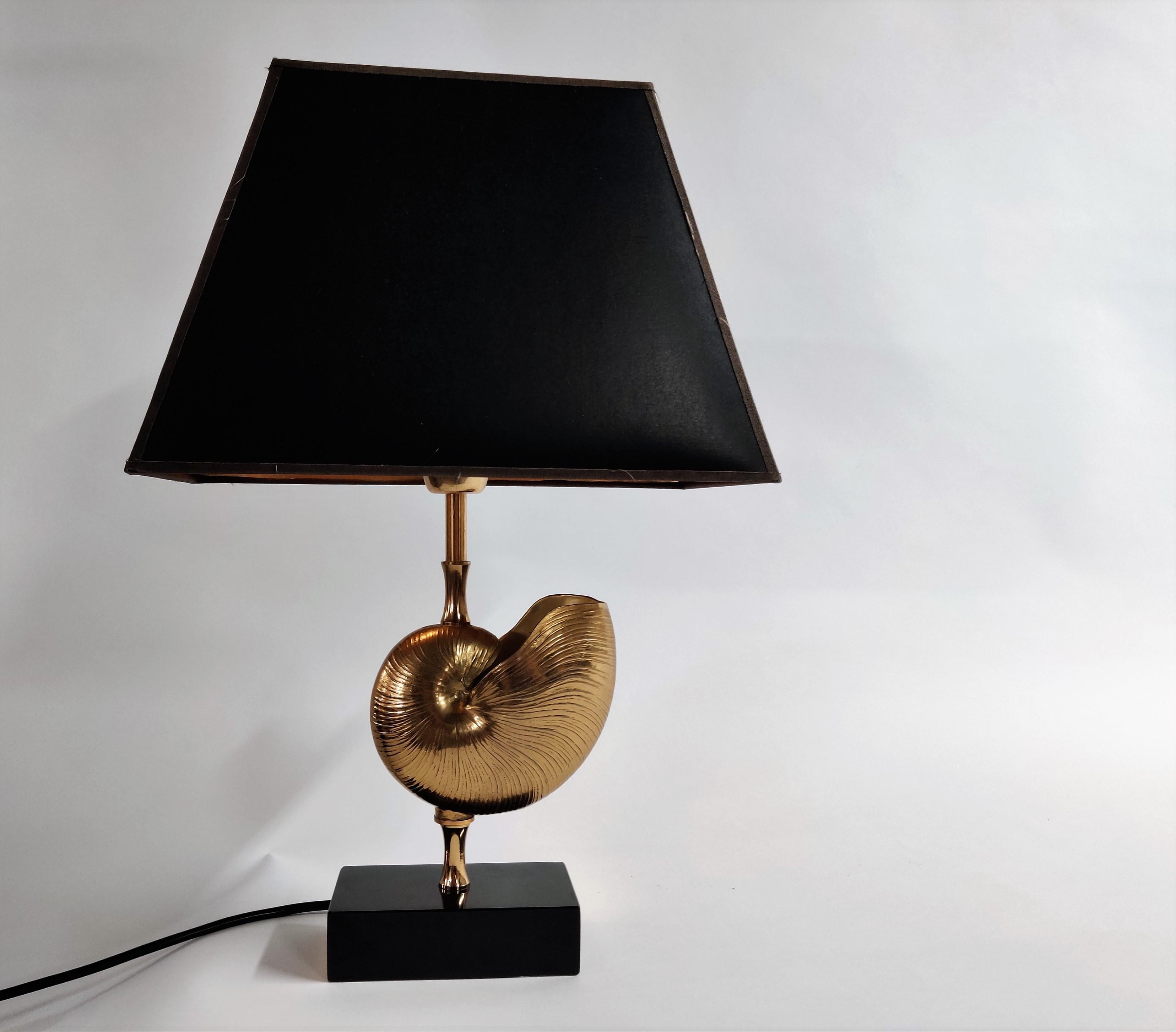 Vintage Brass Nautilus Shell Table Lamp in the Style of Maison Charles, 1970s In Good Condition In Leuven, Vlaams Gewest