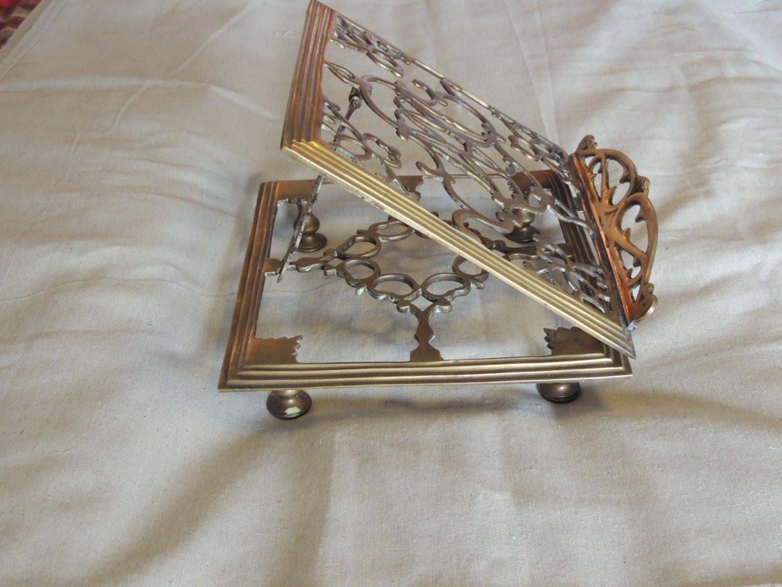 Vintage Brass Ornate Book or Bible Stand with Small Round Feet In Good Condition In Oakland Park, FL