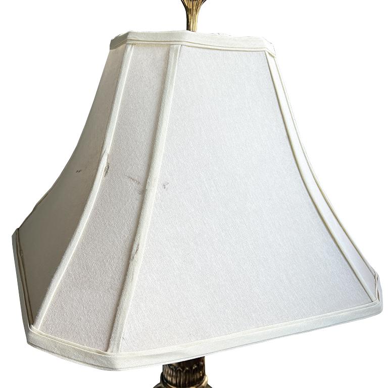 Vintage Brass Rembrandt Table Lamp – Elegant Neoclassical Design, Circa 1950s For Sale 3