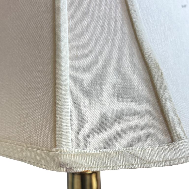 Vintage Brass Rembrandt Table Lamp – Elegant Neoclassical Design, Circa 1950s For Sale 2