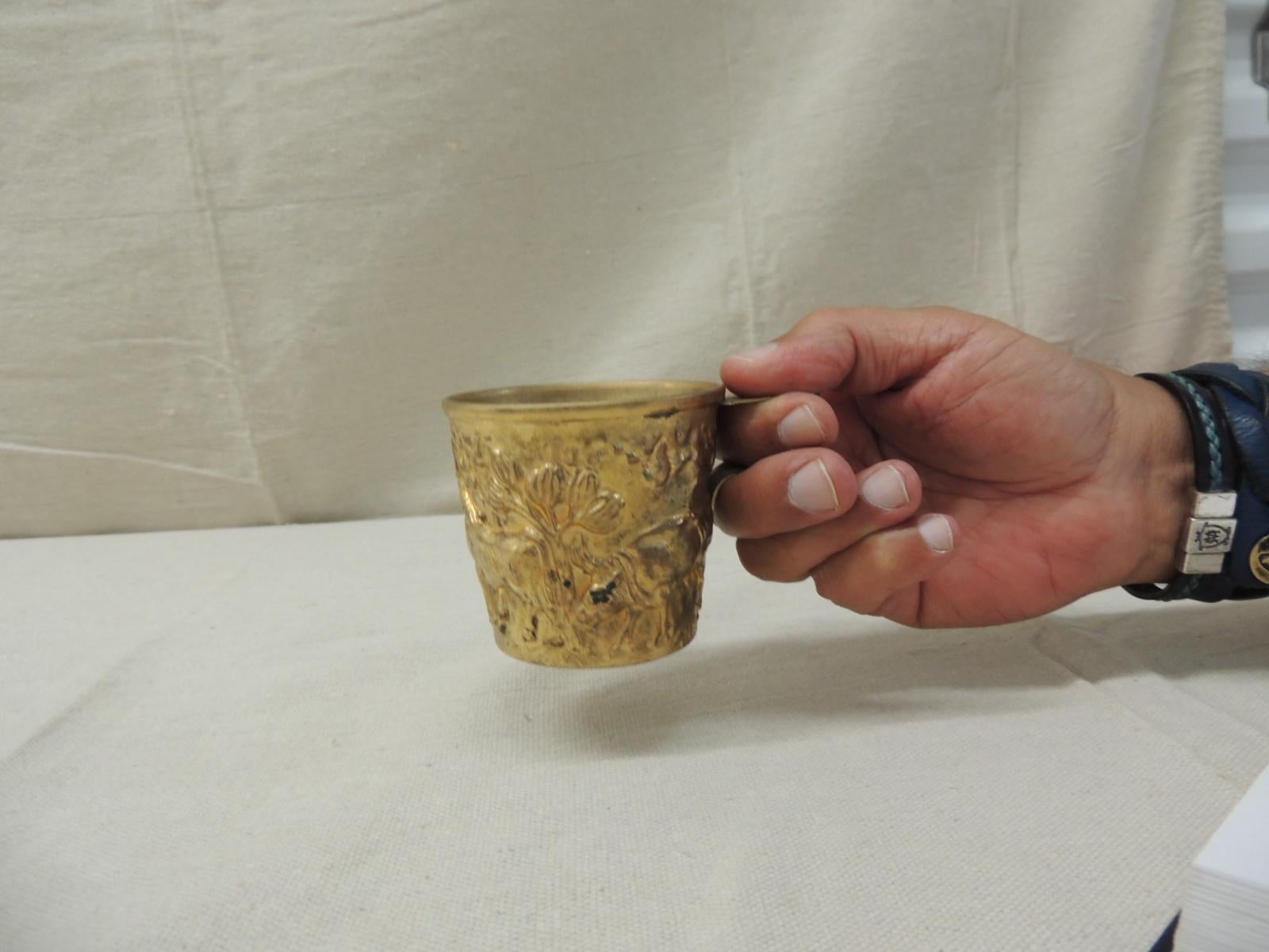 Vintage Brass Repoussé Wine Tasting Cup In Good Condition For Sale In Oakland Park, FL