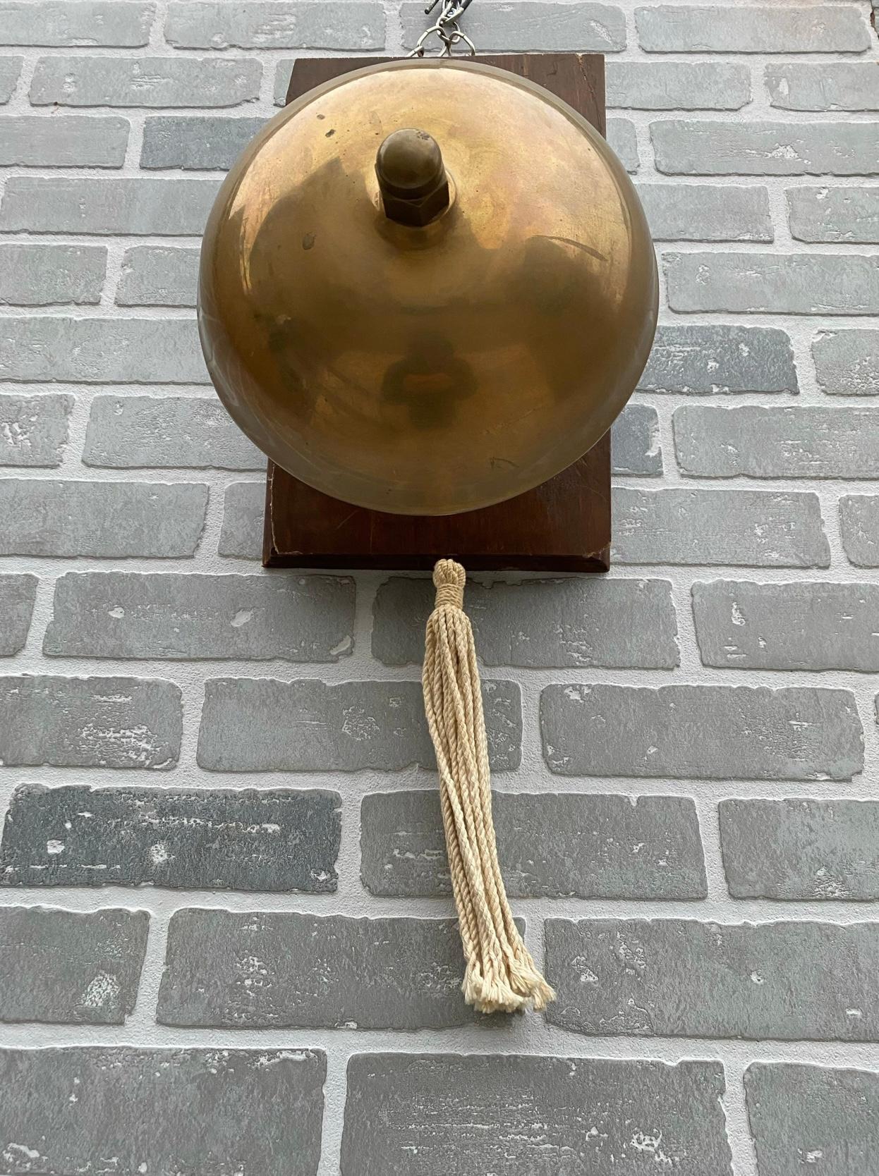 Vintage Brass Ringside Boxing Ring Bell on Wood Plaque In Good Condition In Chicago, IL