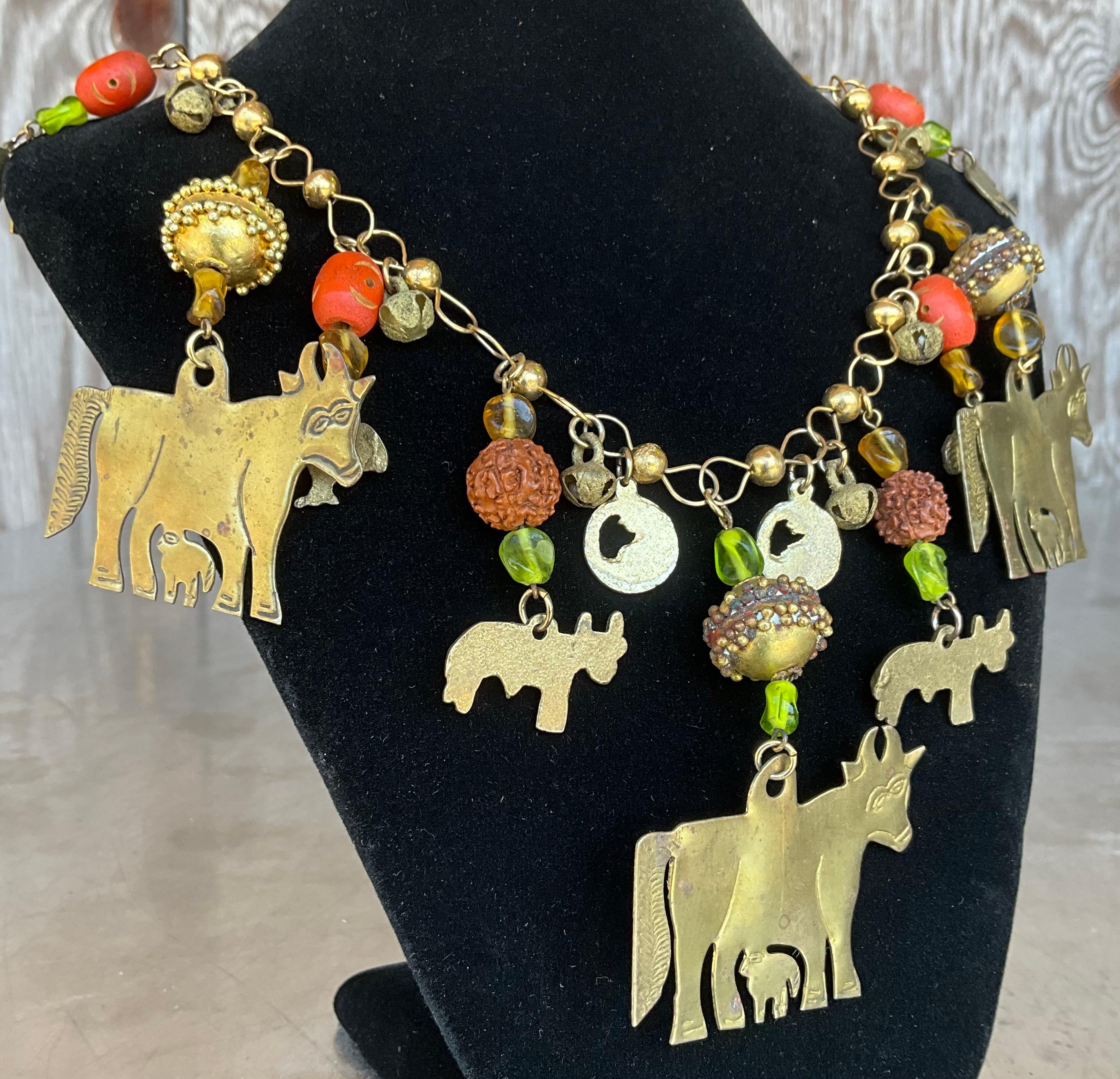 Vintage-Halskette mit Heiligem Stier aus Messing im Angebot 3