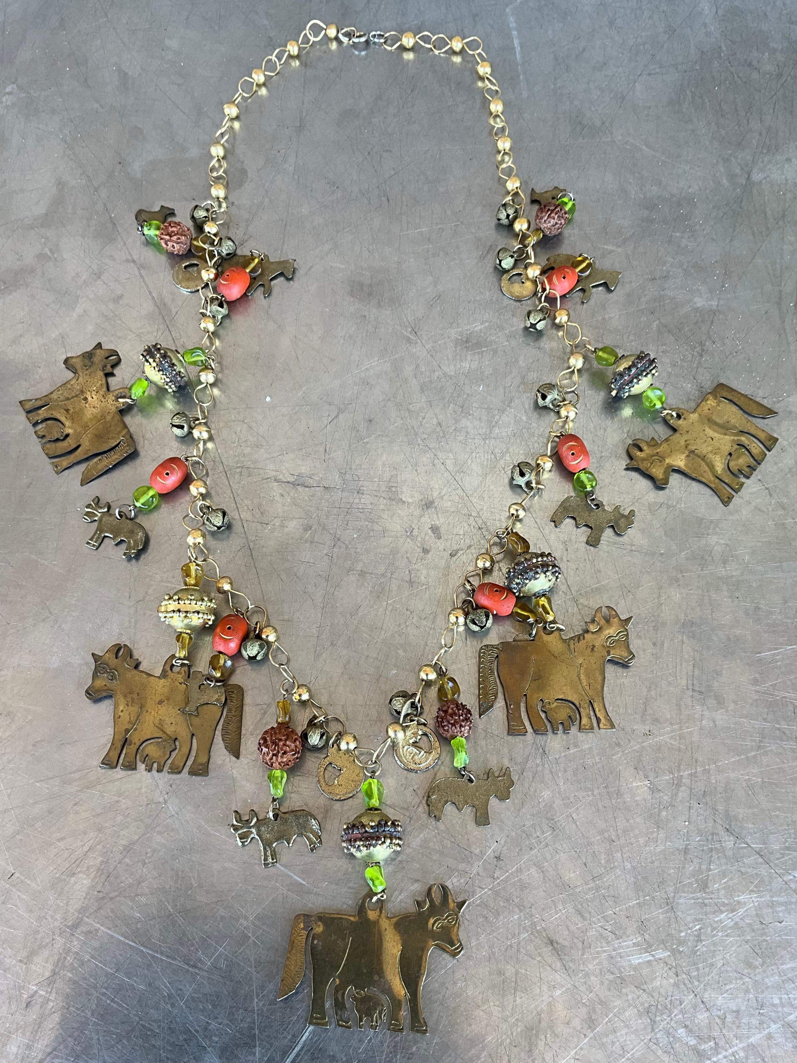 Vintage-Halskette mit Heiligem Stier aus Messing im Angebot 4