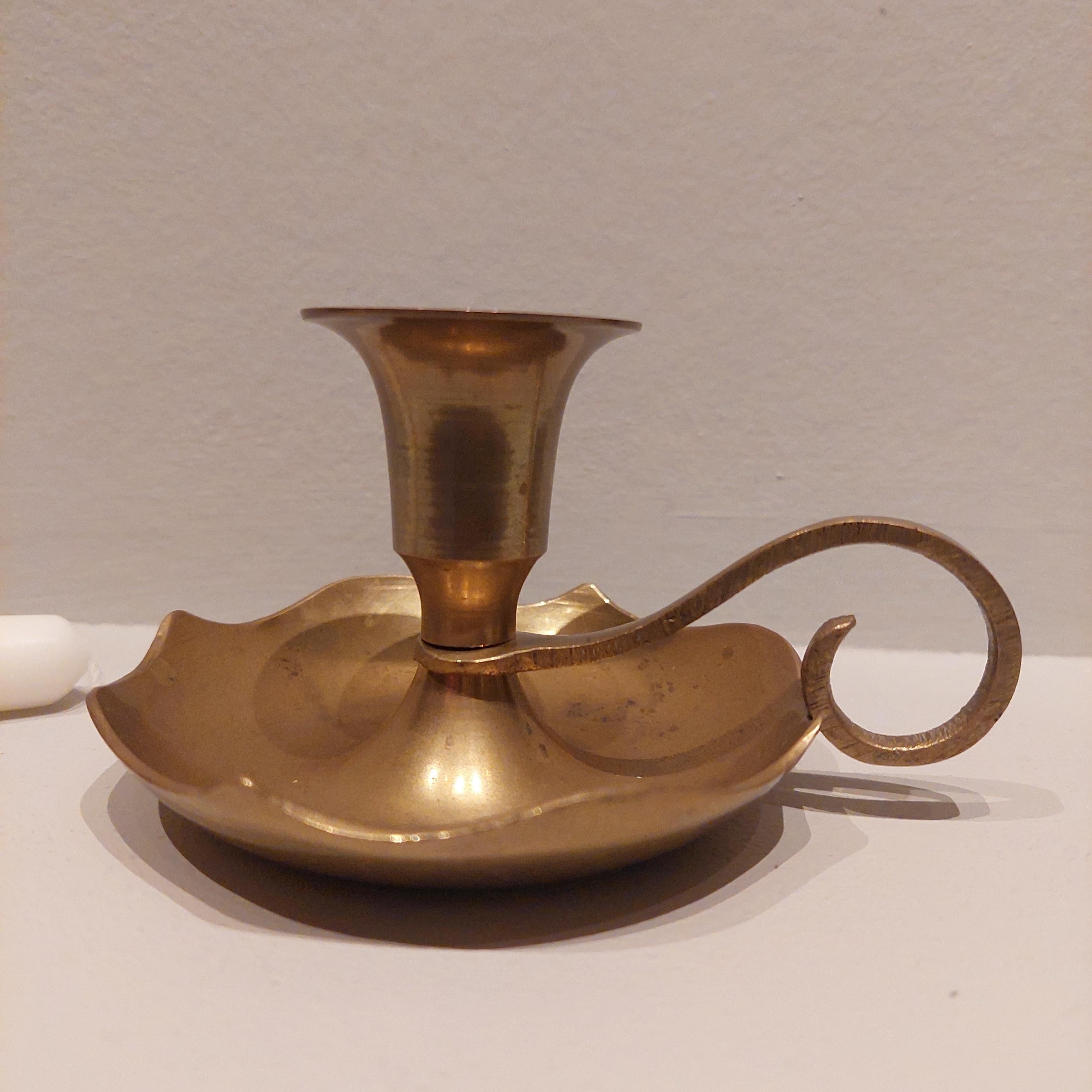 Mid-20th Century Vintage Brass Scalloped Chamberstick candle holder candlestick, 1940s For Sale