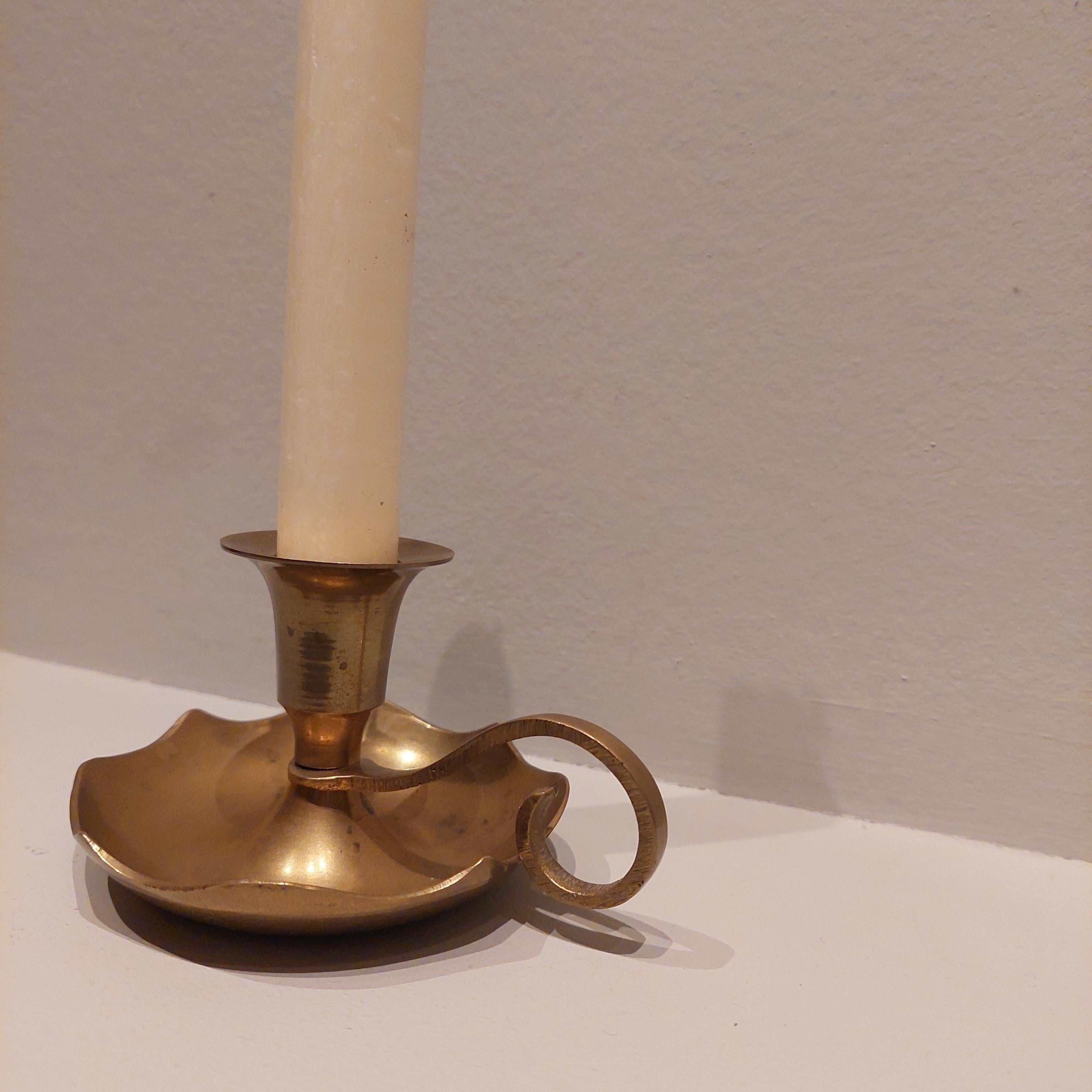 Vintage Brass Scalloped Chamberstick candle holder candlestick, 1940s For Sale 1