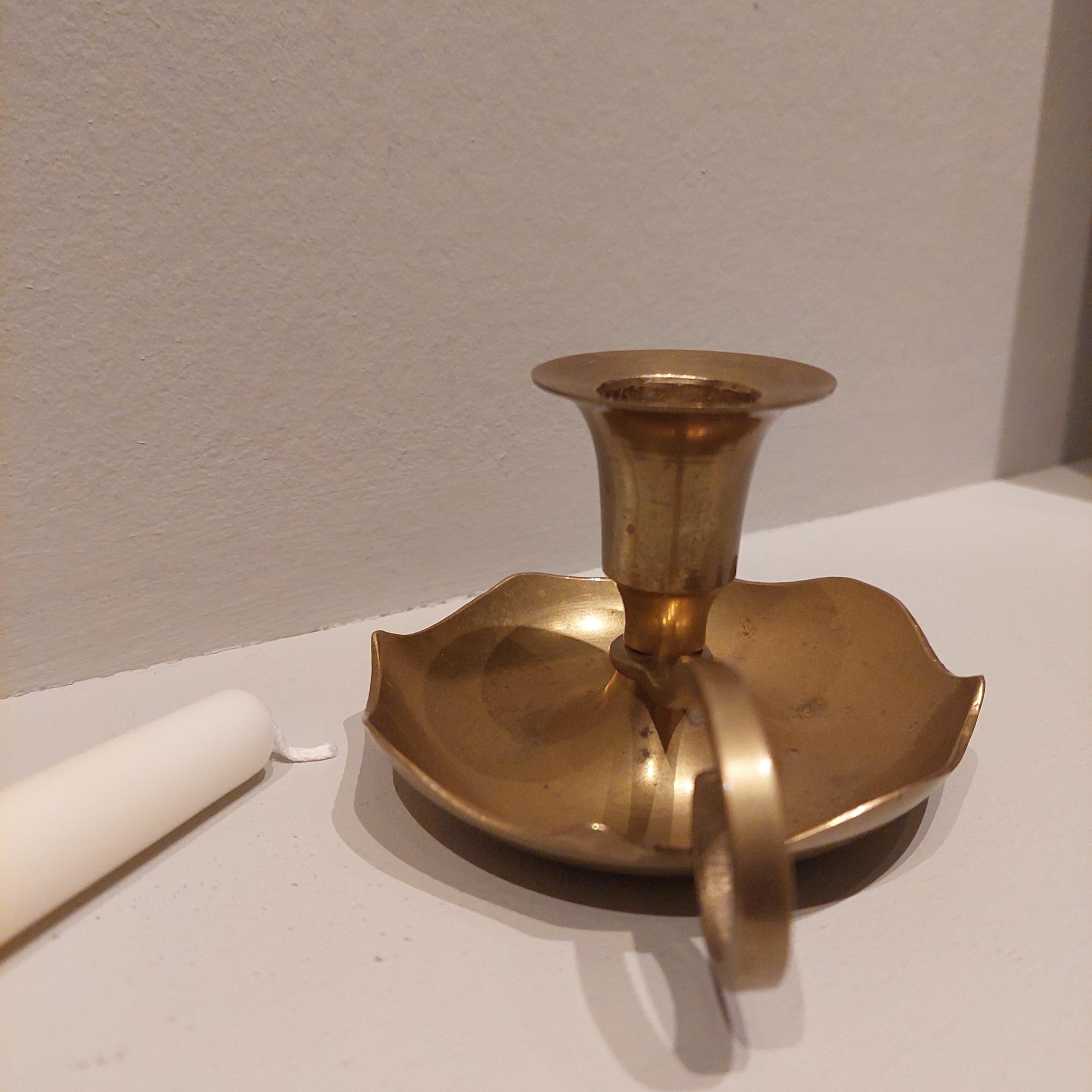 Vintage Brass Scalloped Chamberstick candle holder candlestick, 1940s For Sale 3
