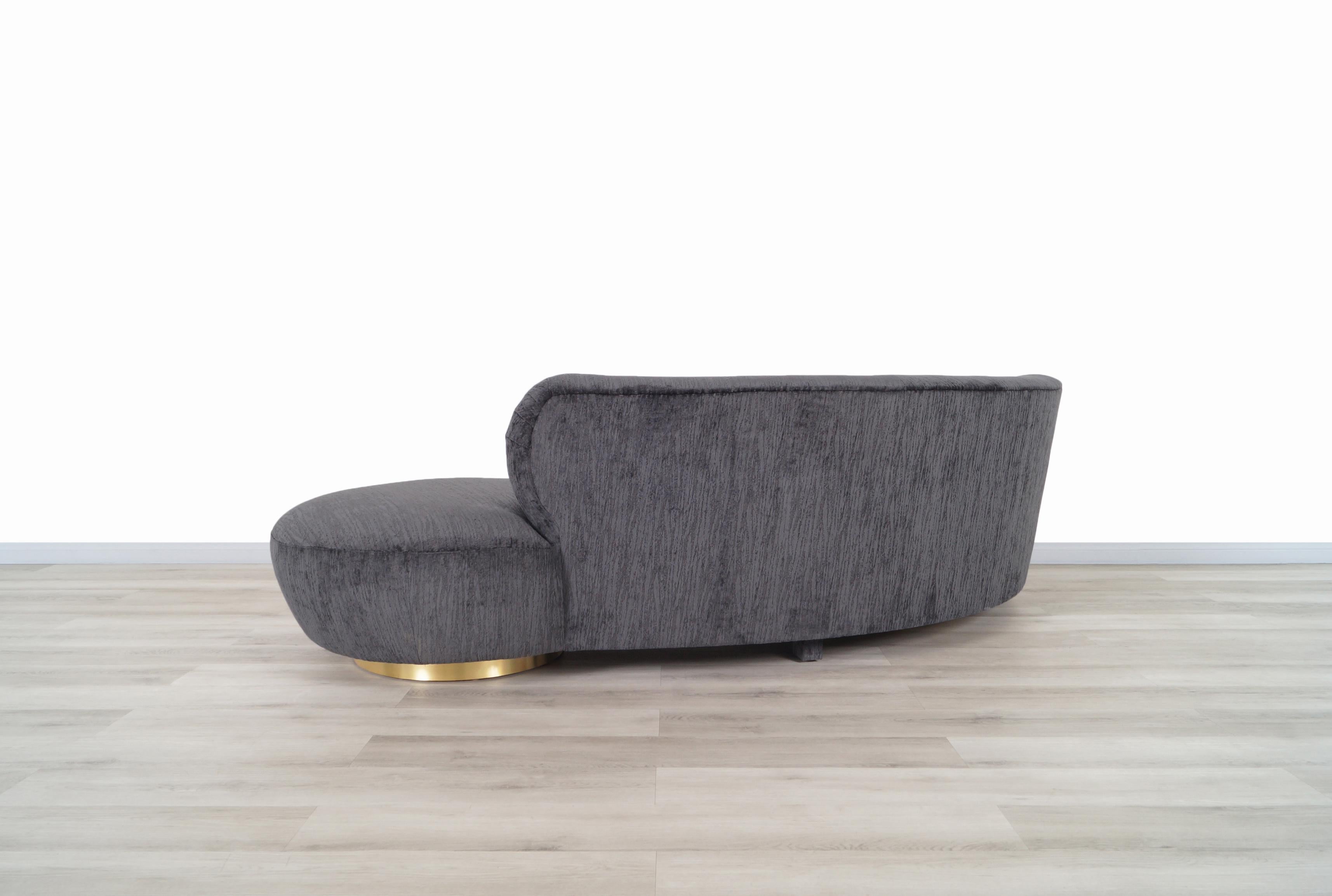 Sofa „Serpentine“ aus Messing im Vintage-Stil nach Vladimir Kagan für Directional im Angebot 4