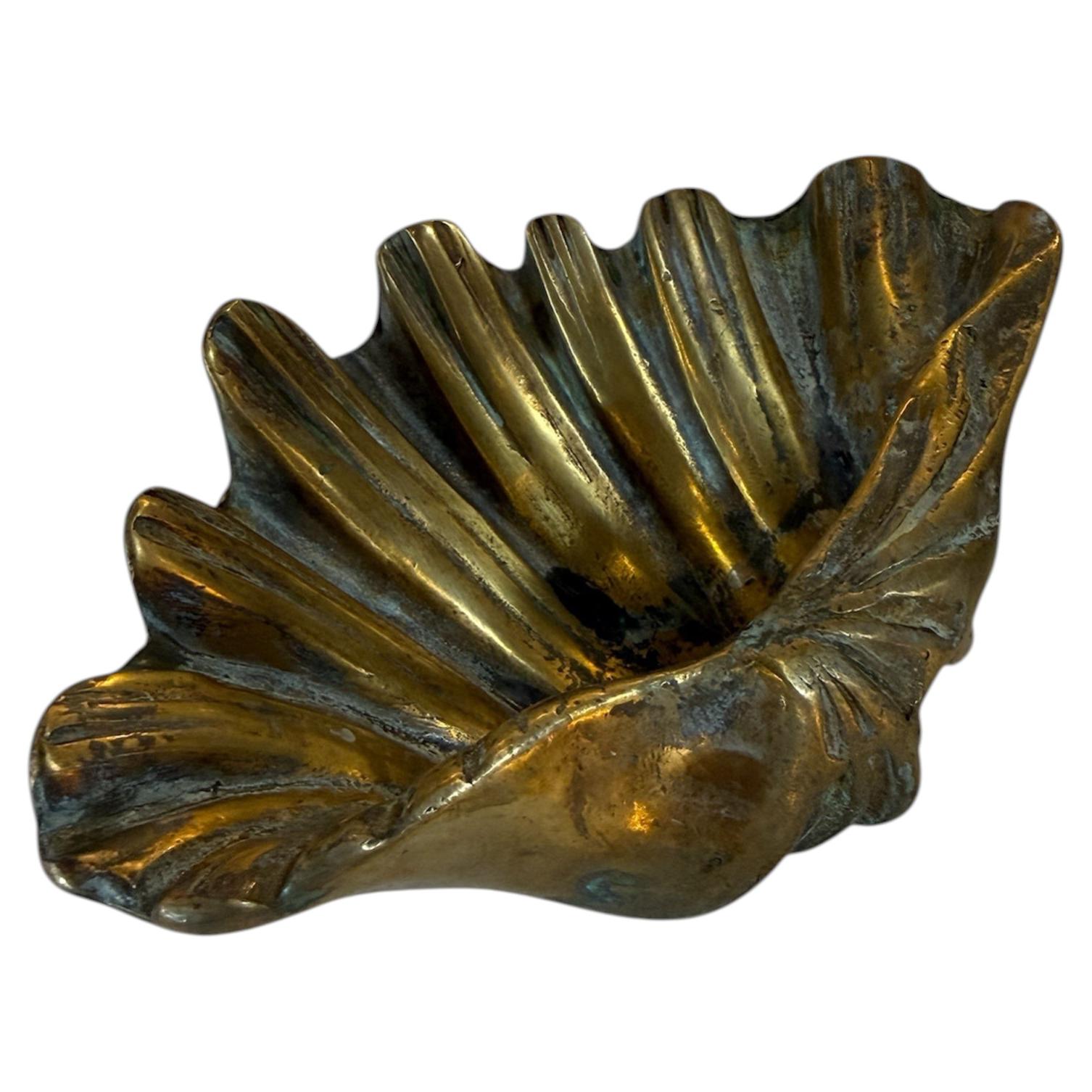 Piatto conchiglia in ottone vintage / Ciotola conchiglia a smerlo