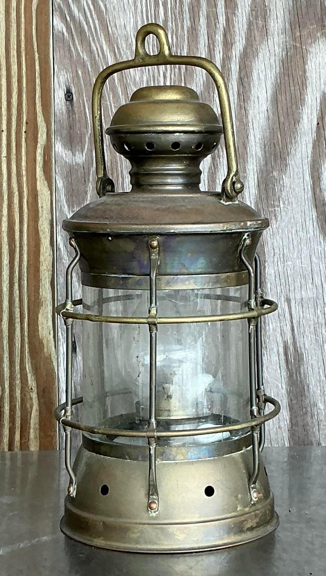 Americano Lanterna per navi in ottone vintage in vendita