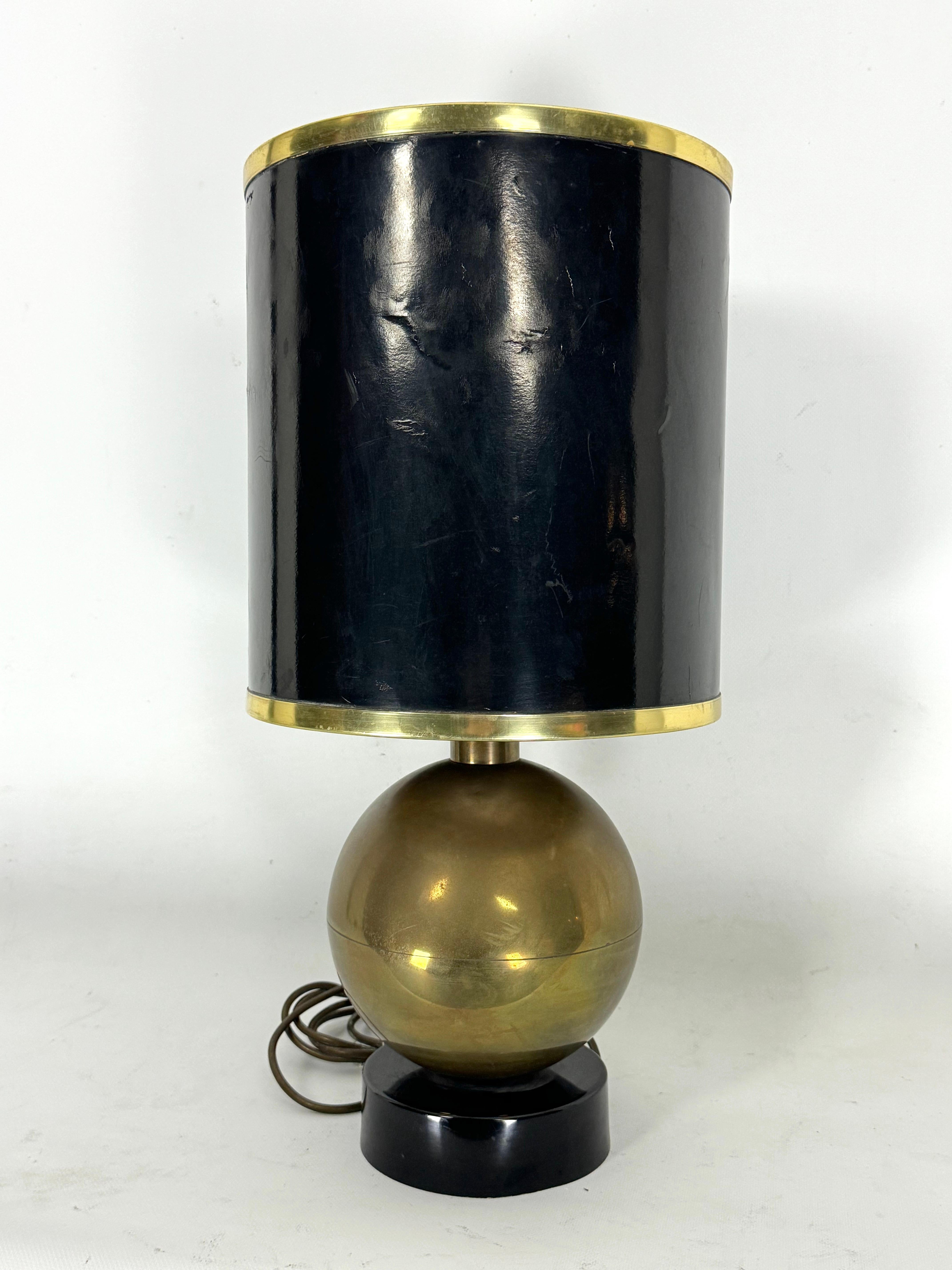 Vintage Brass sphere table lamp. Italy 1970s For Sale 3