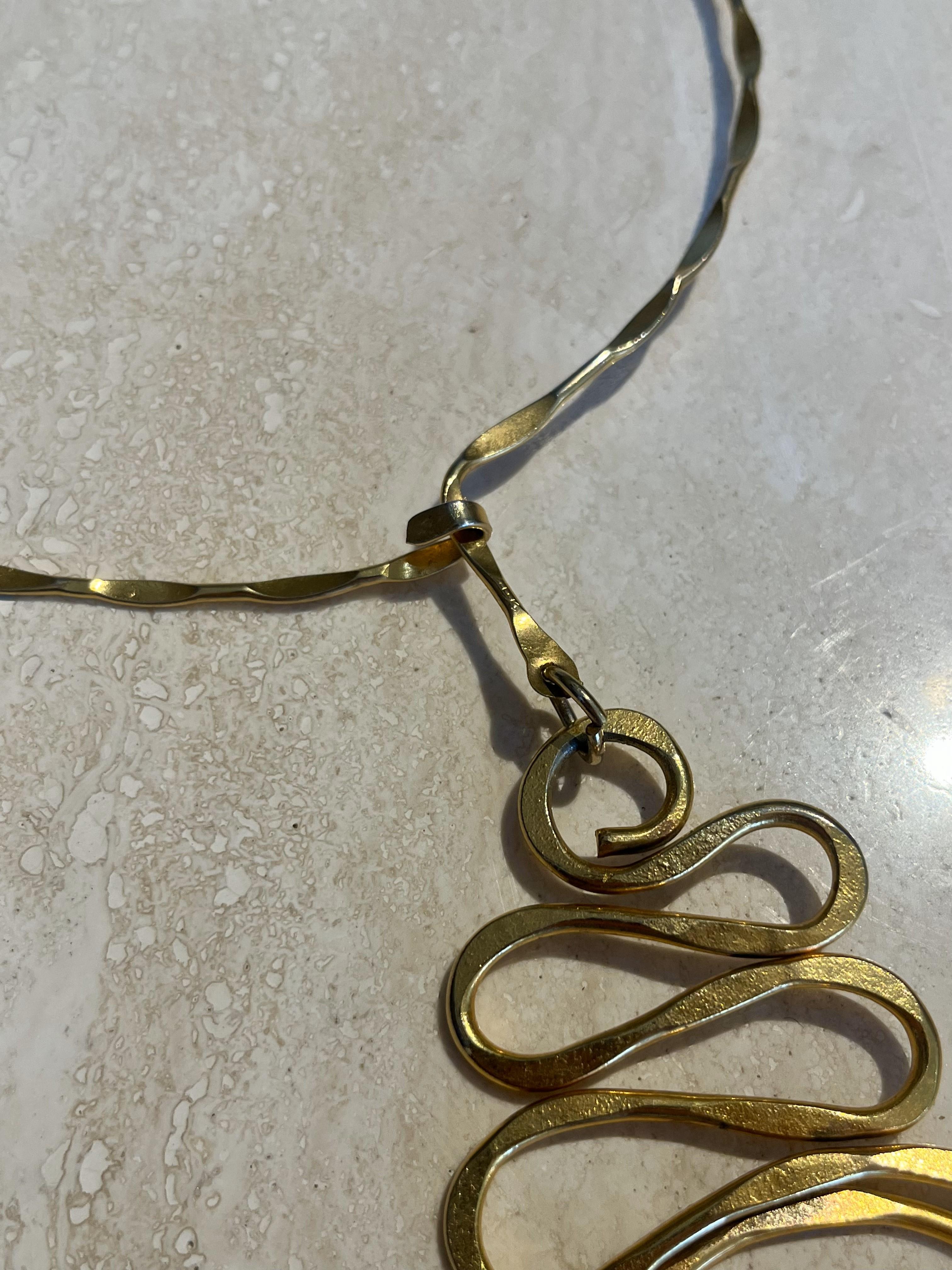 Collana girocollo a spirale in ottone vintage in vendita 2