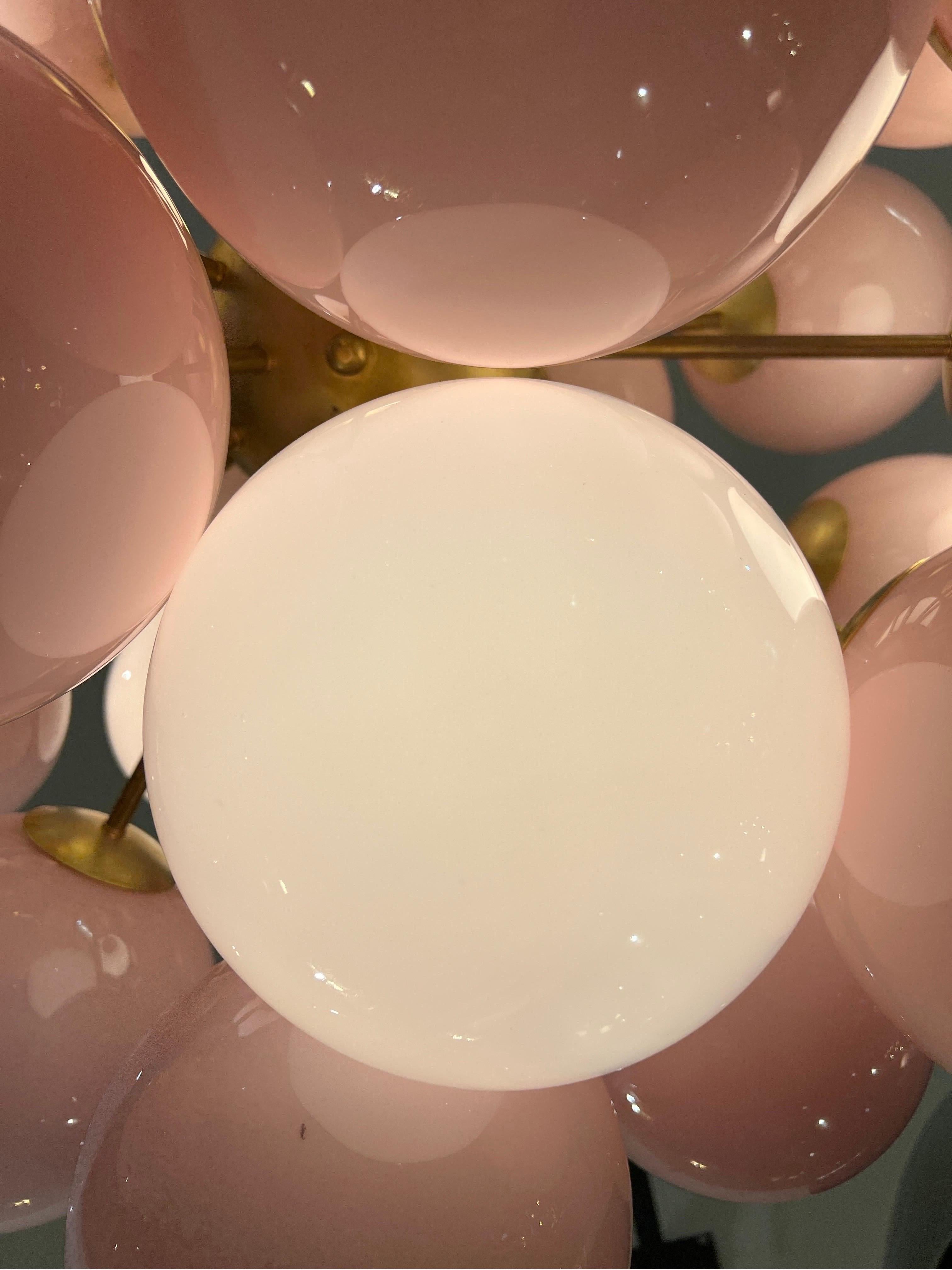 Vintage Brass Sputnik Chandelier with Pink Murano Glass Spheres 1980 In Excellent Condition In Florence, IT