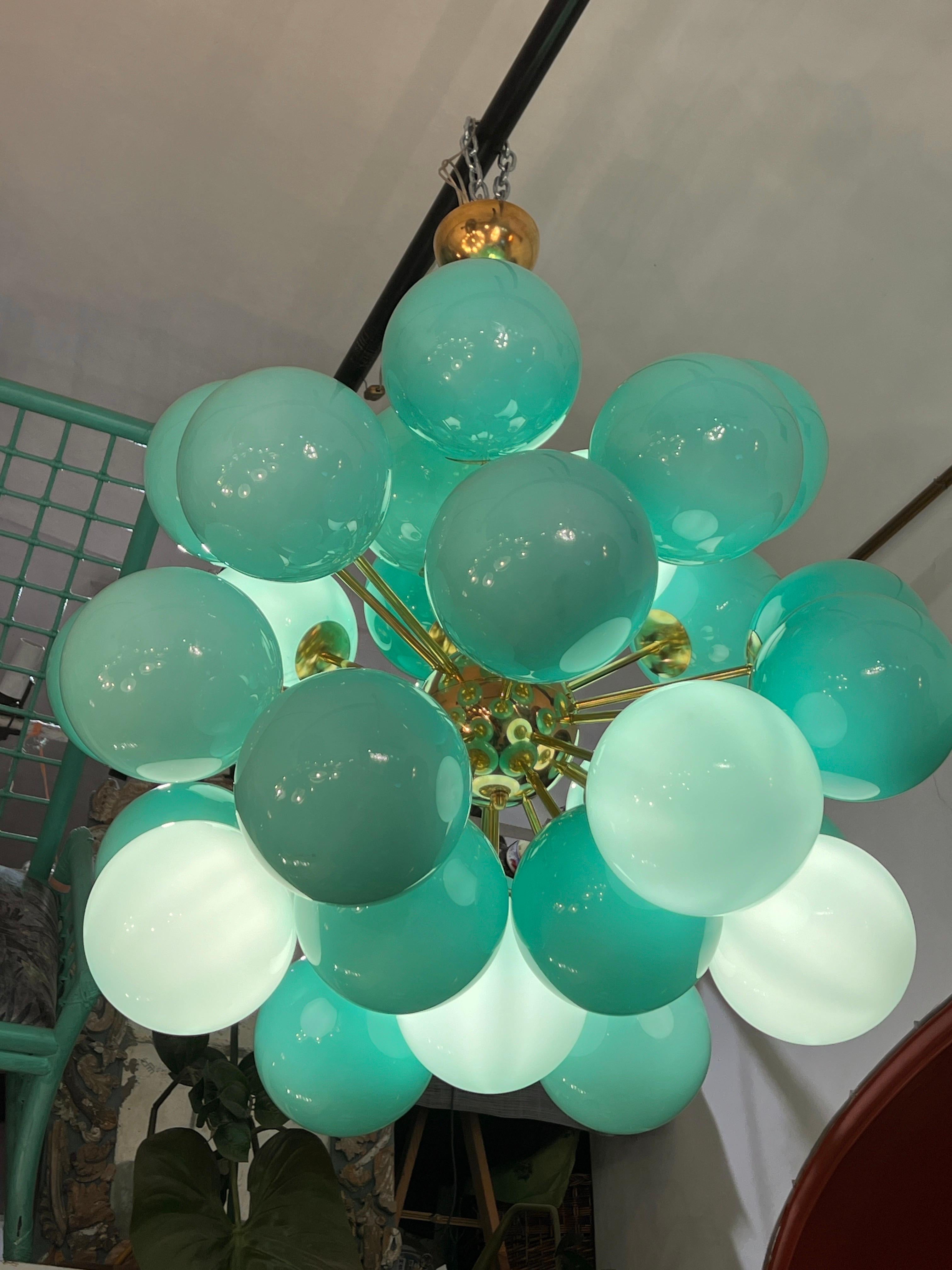 Lustre Spoutnik vintage en laiton avec sphères en verre de Murano vert Tiffany, années 1980 en vente 6
