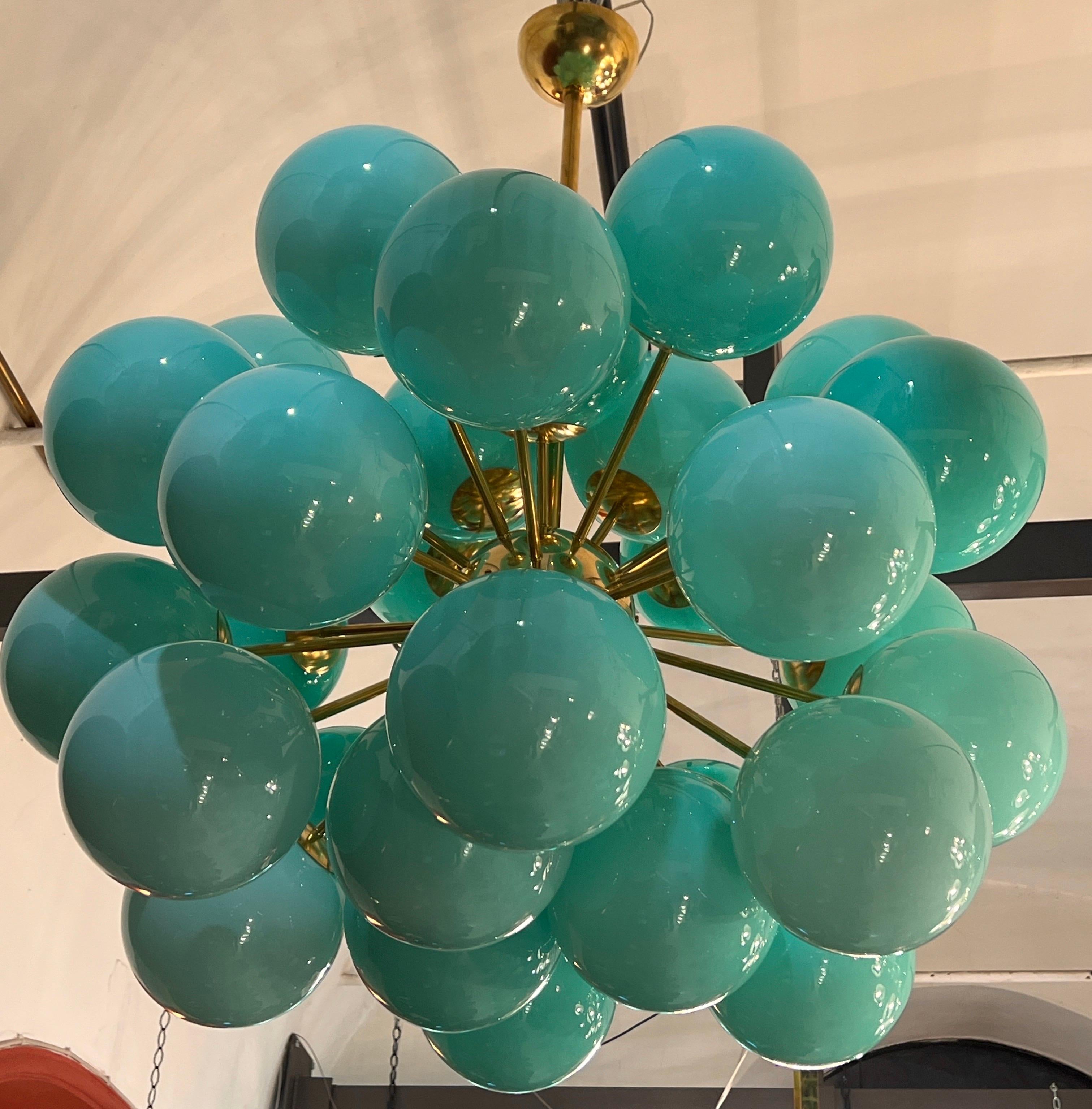 Italian Vintage Brass Sputnik Chandelier with Tiffany Green Murano Glass Spheres, 1980s For Sale