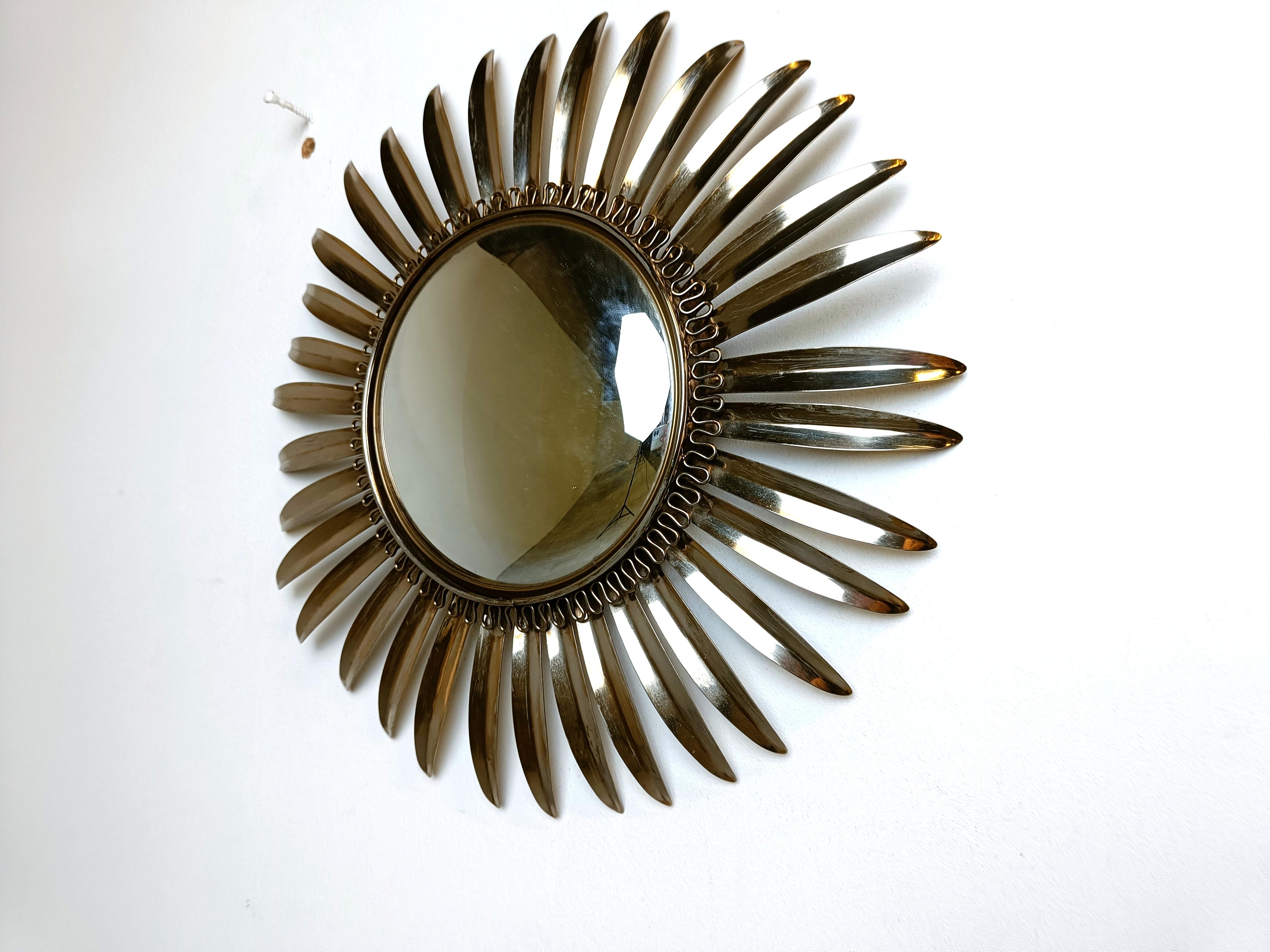 Specchio a raggiera in ottone vintage, anni '70 in vendita 5