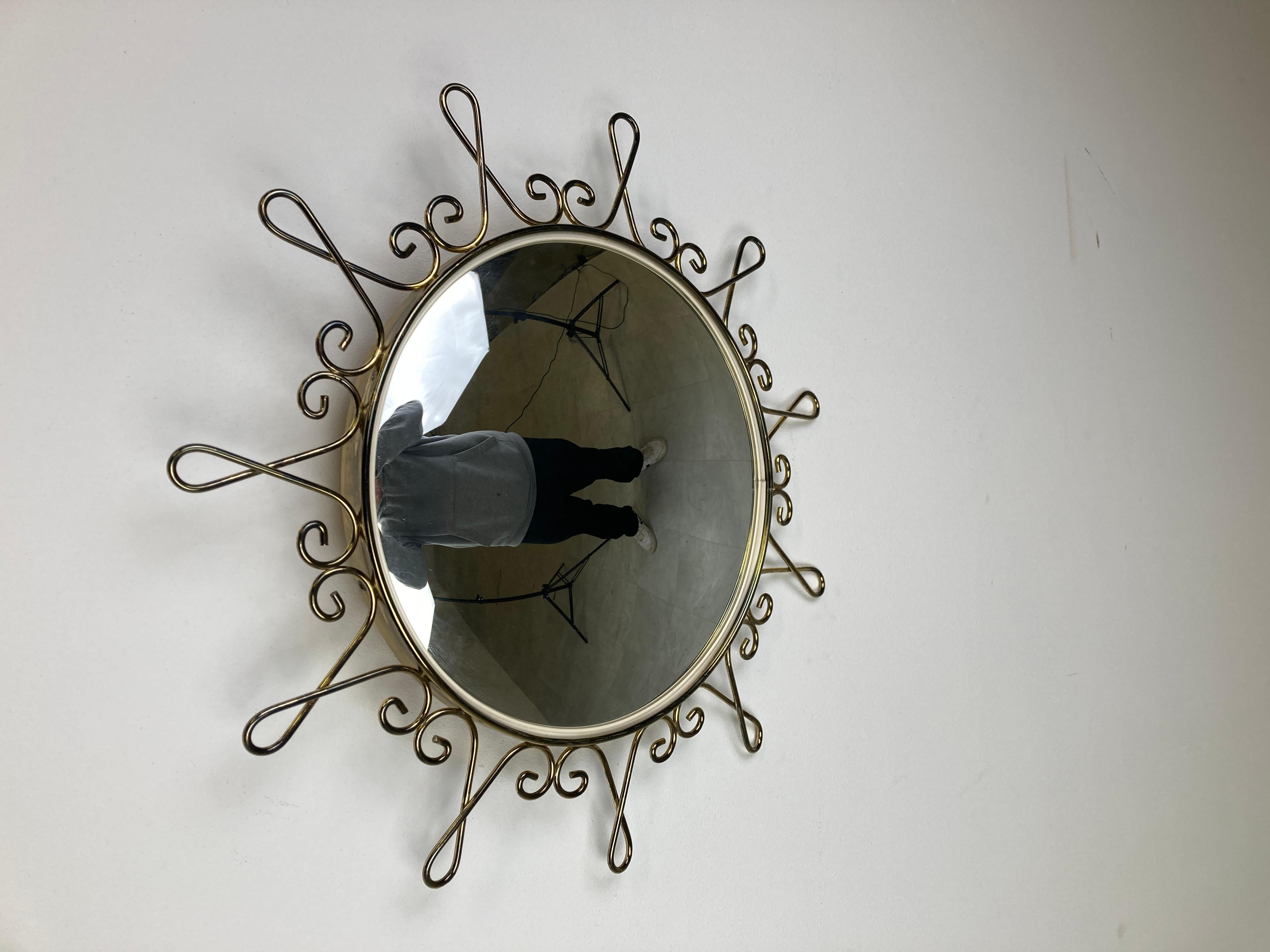 Hollywood Regency Vintage brass sunburst mirror 1970s For Sale