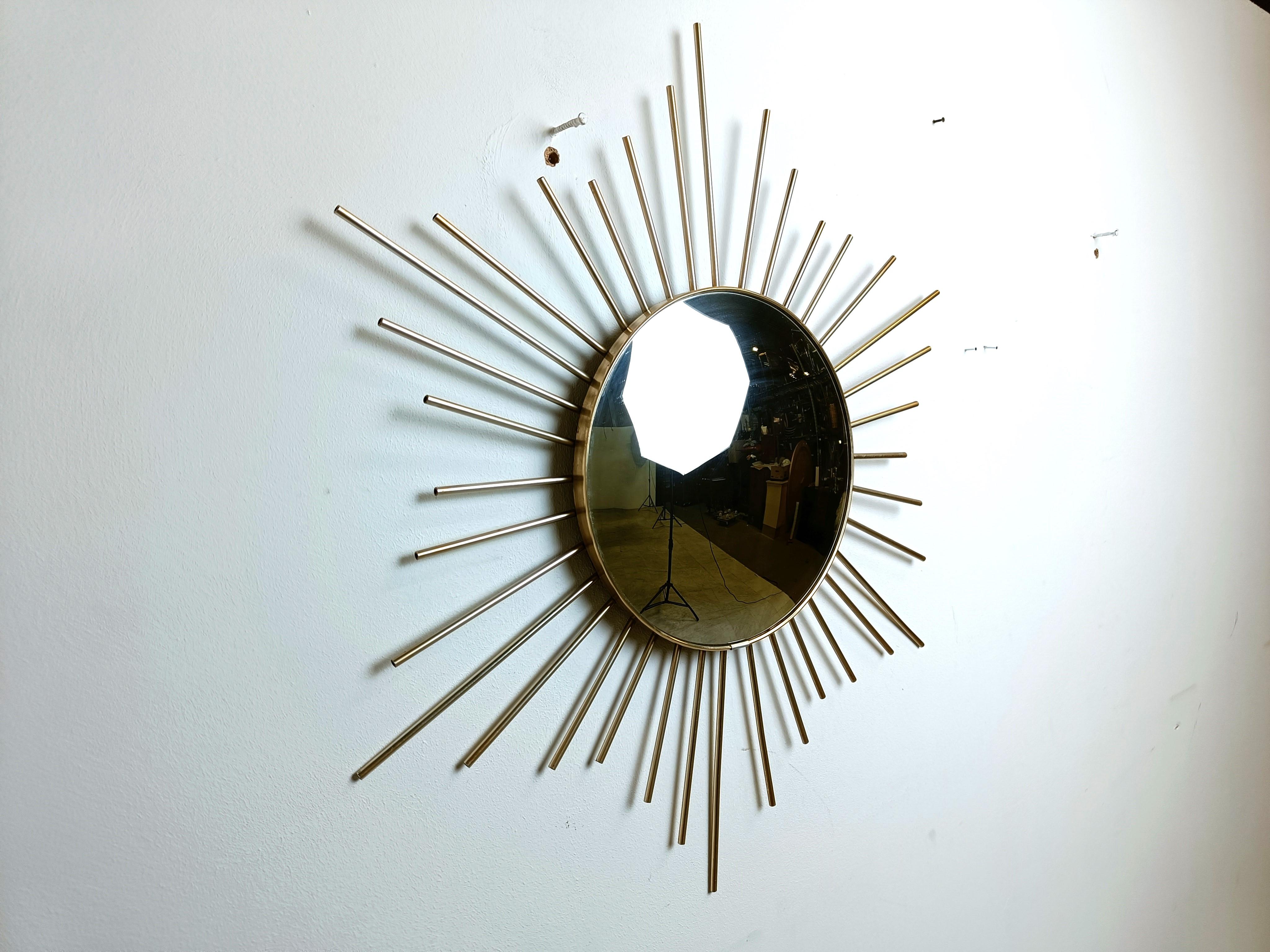 Stile impero Specchio vintage in ottone a raggiera anni '1970 in vendita