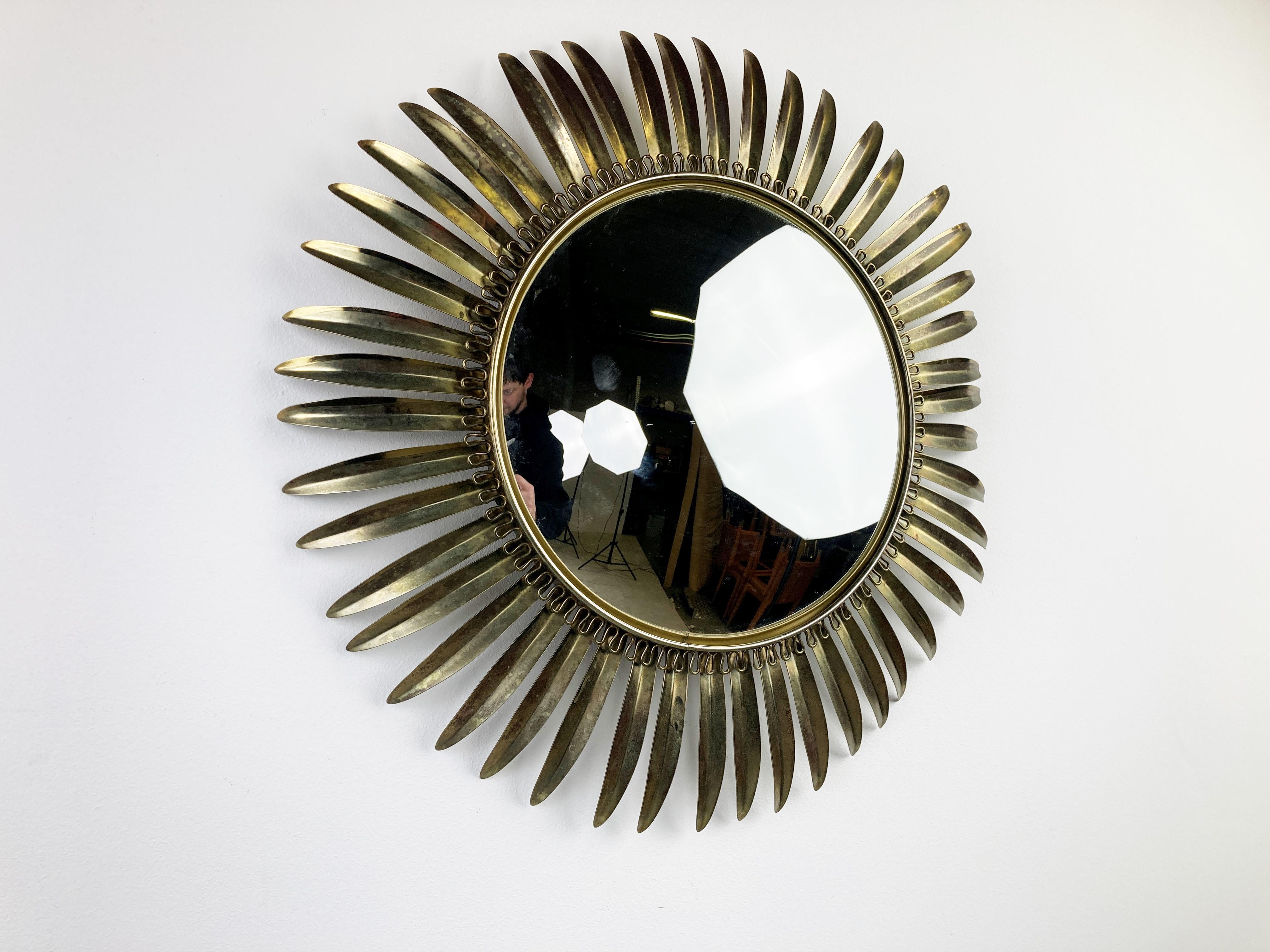 Vintage Brass Sunburst Mirror 1970s In Good Condition In HEVERLEE, BE