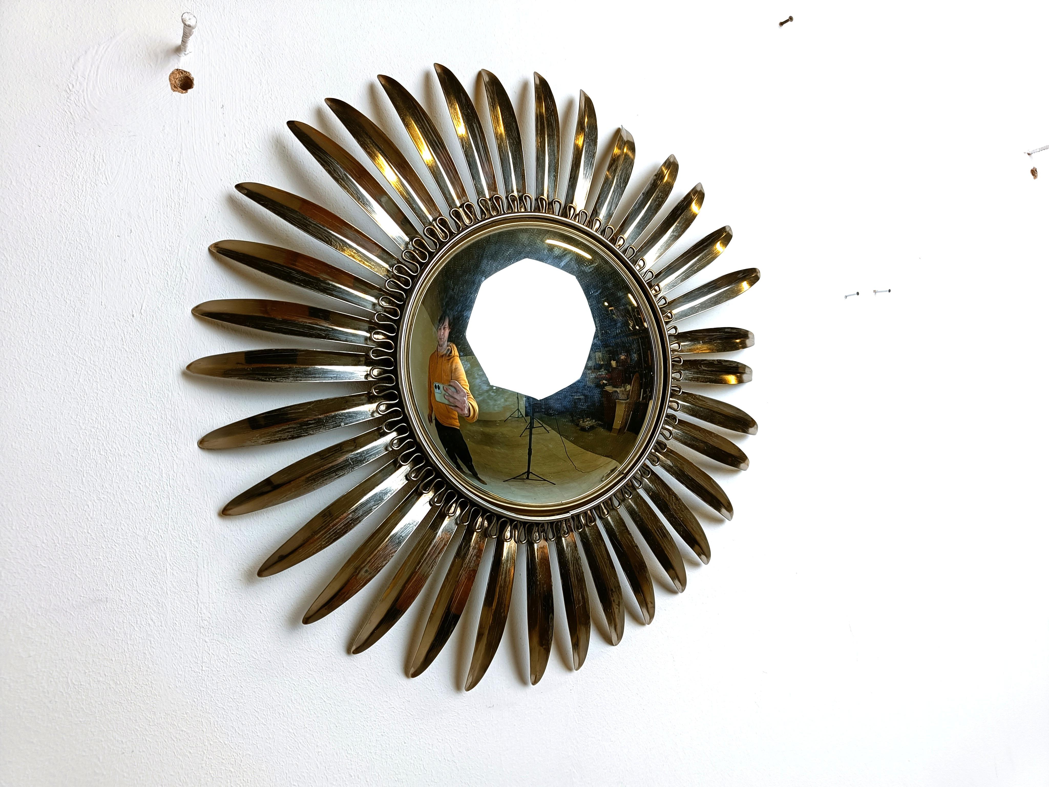 Specchio a raggiera in ottone vintage, anni '70 In condizioni buone in vendita a Leuven, Vlaams Gewest