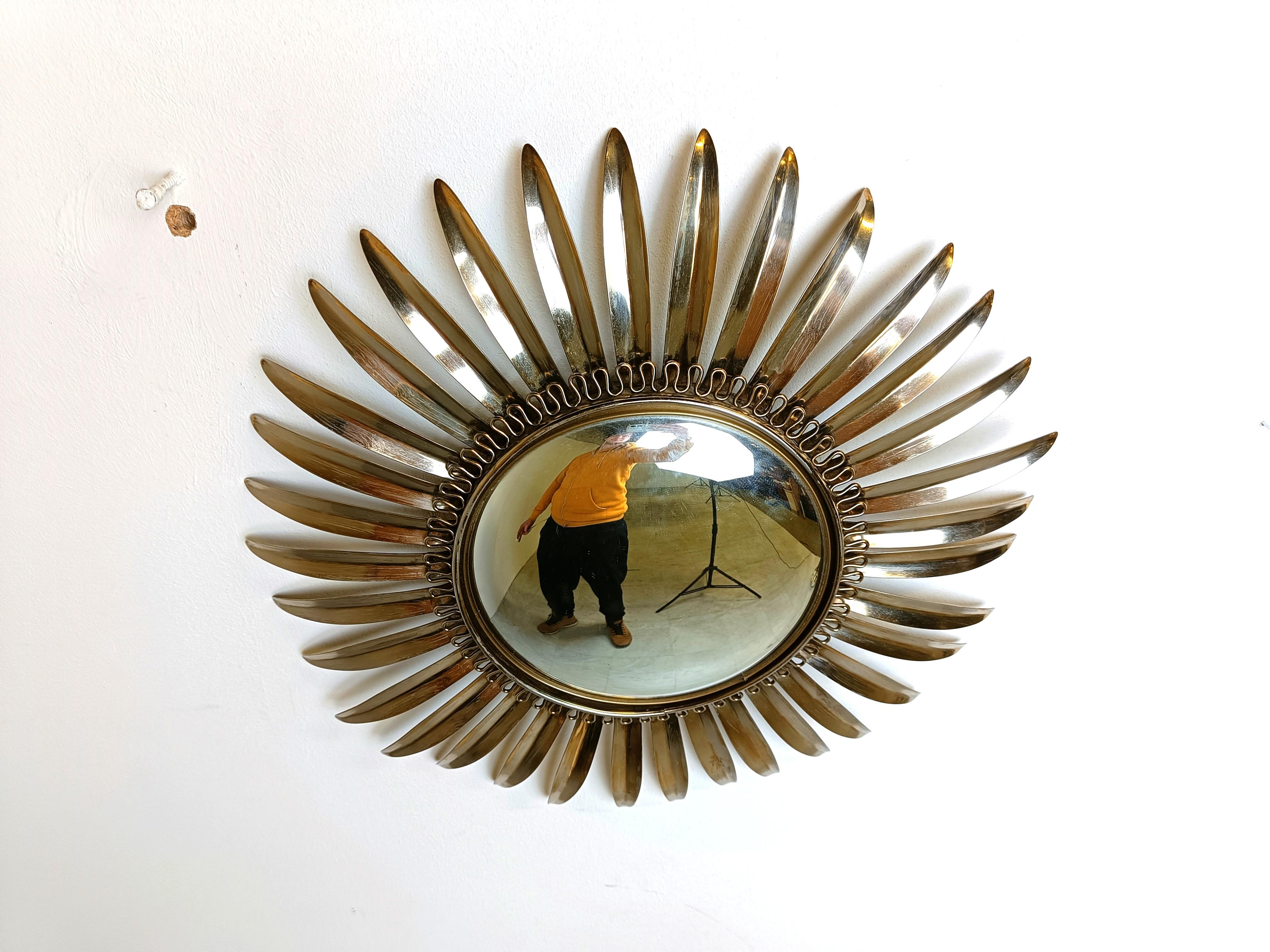 Fine XX secolo Specchio a raggiera in ottone vintage, anni '70 in vendita