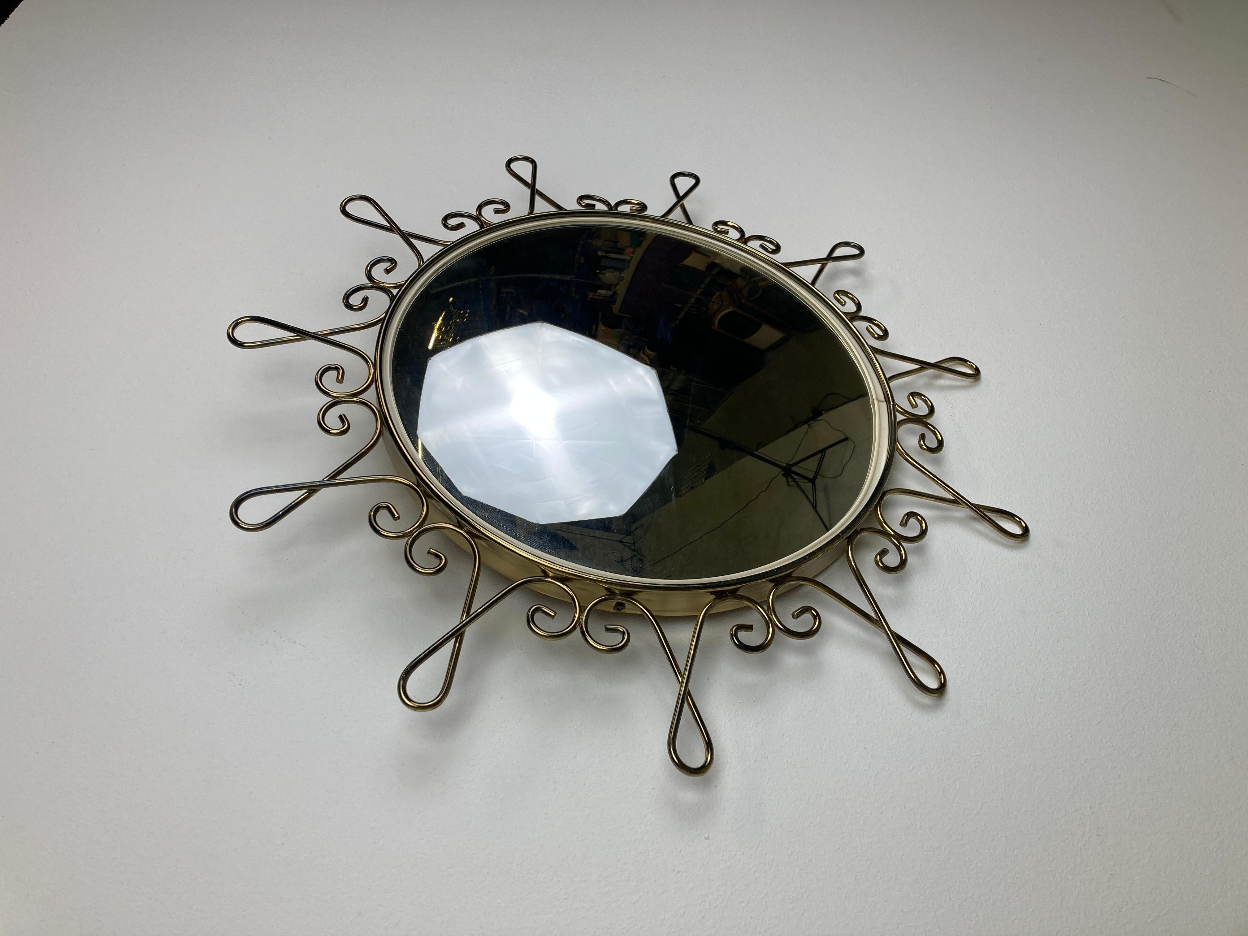 Brass Vintage brass sunburst mirror 1970s For Sale