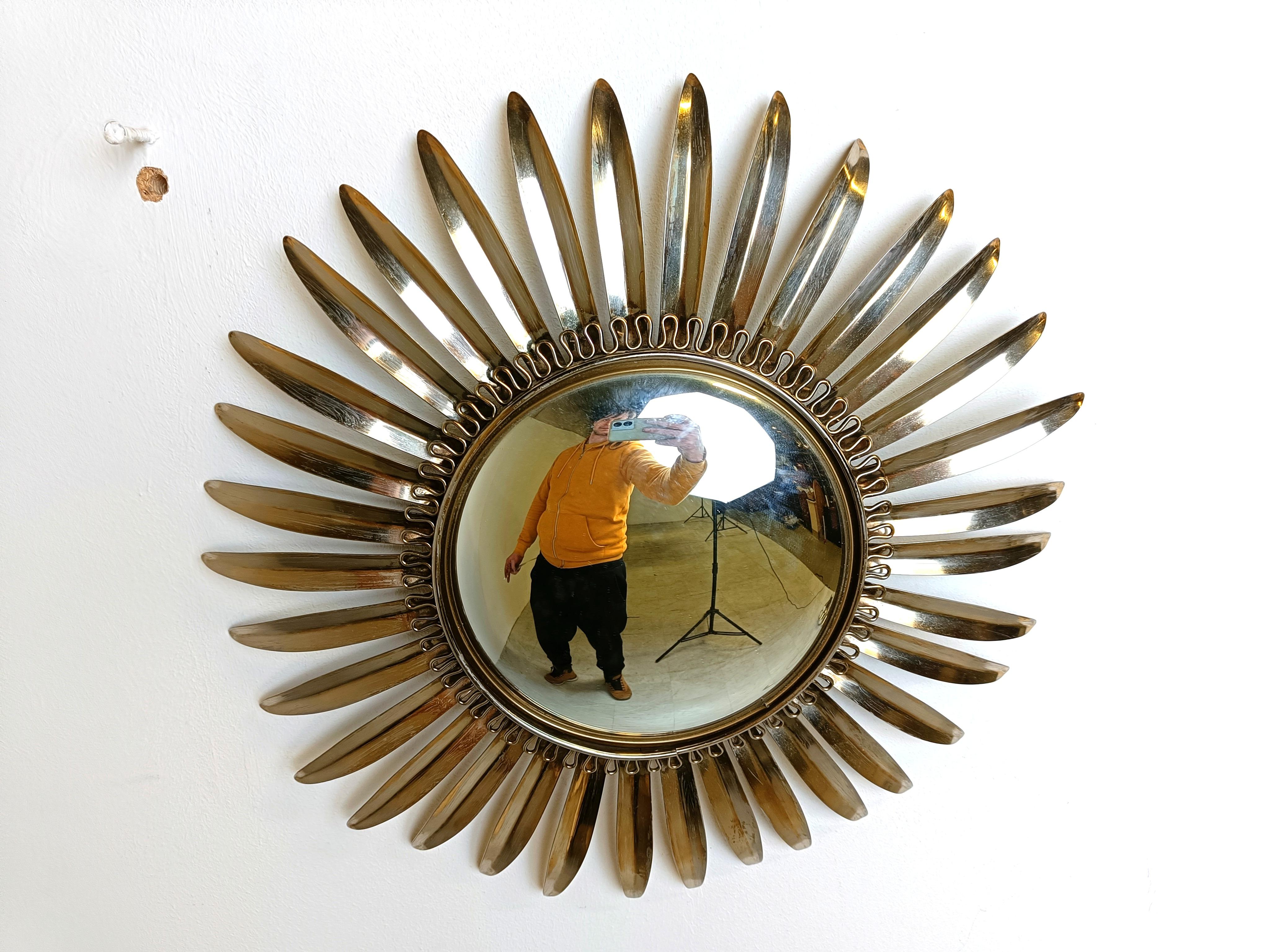 Ottone Specchio a raggiera in ottone vintage, anni '70 in vendita