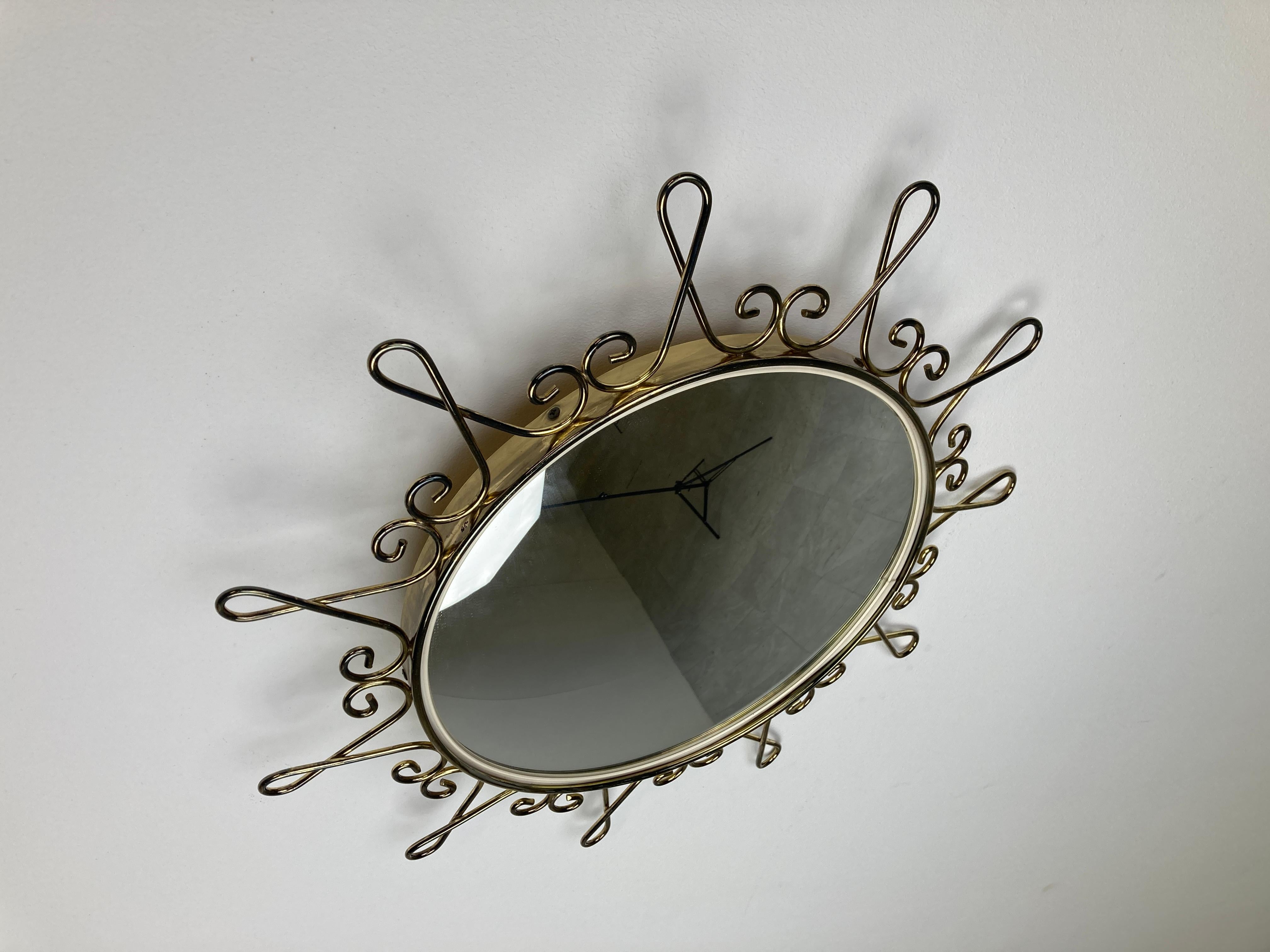 Miroir vintage en laiton en forme de soleil 1970 en vente 1