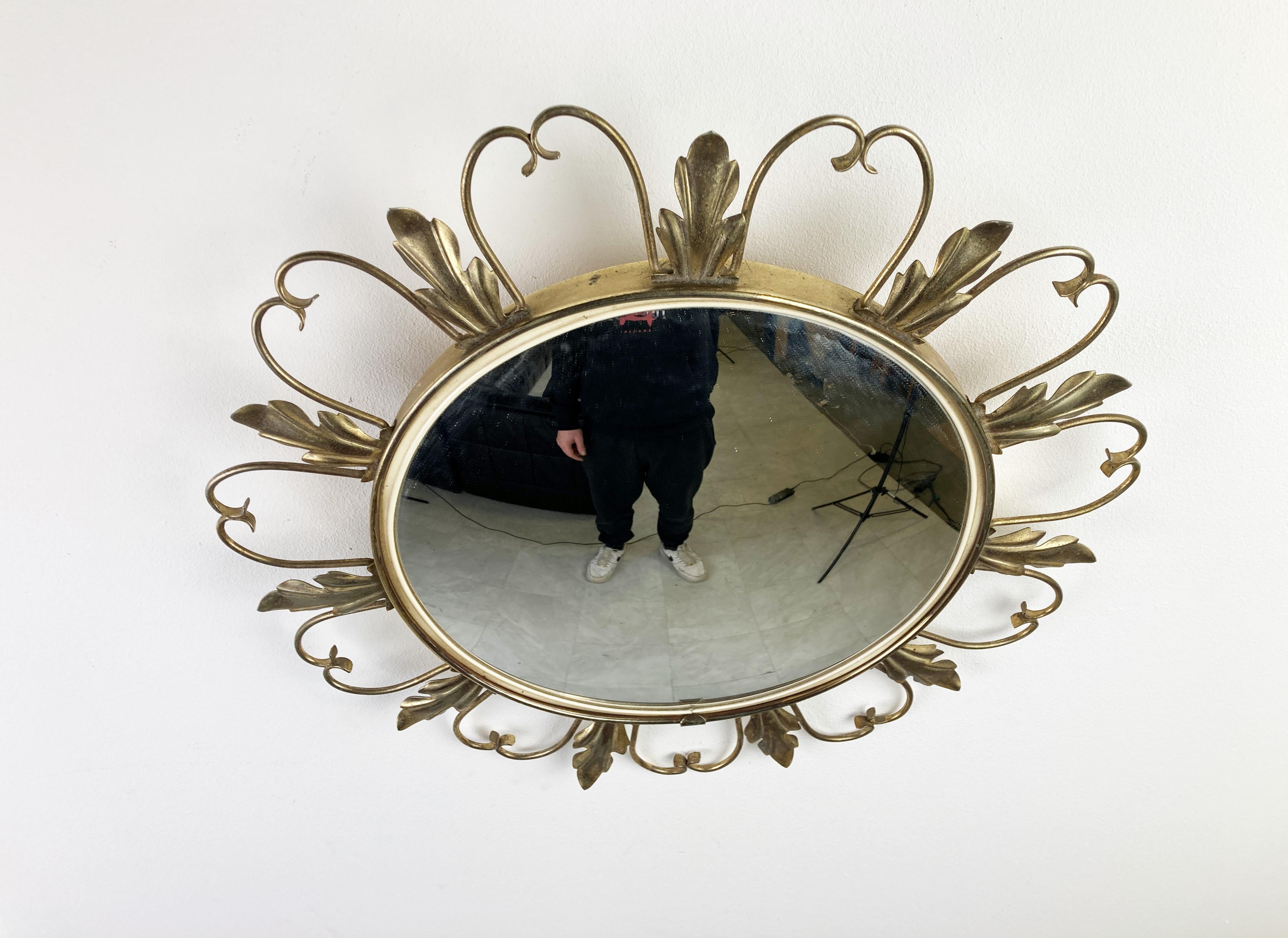 Vintage Brass Sunburst Mirror In Good Condition For Sale In HEVERLEE, BE
