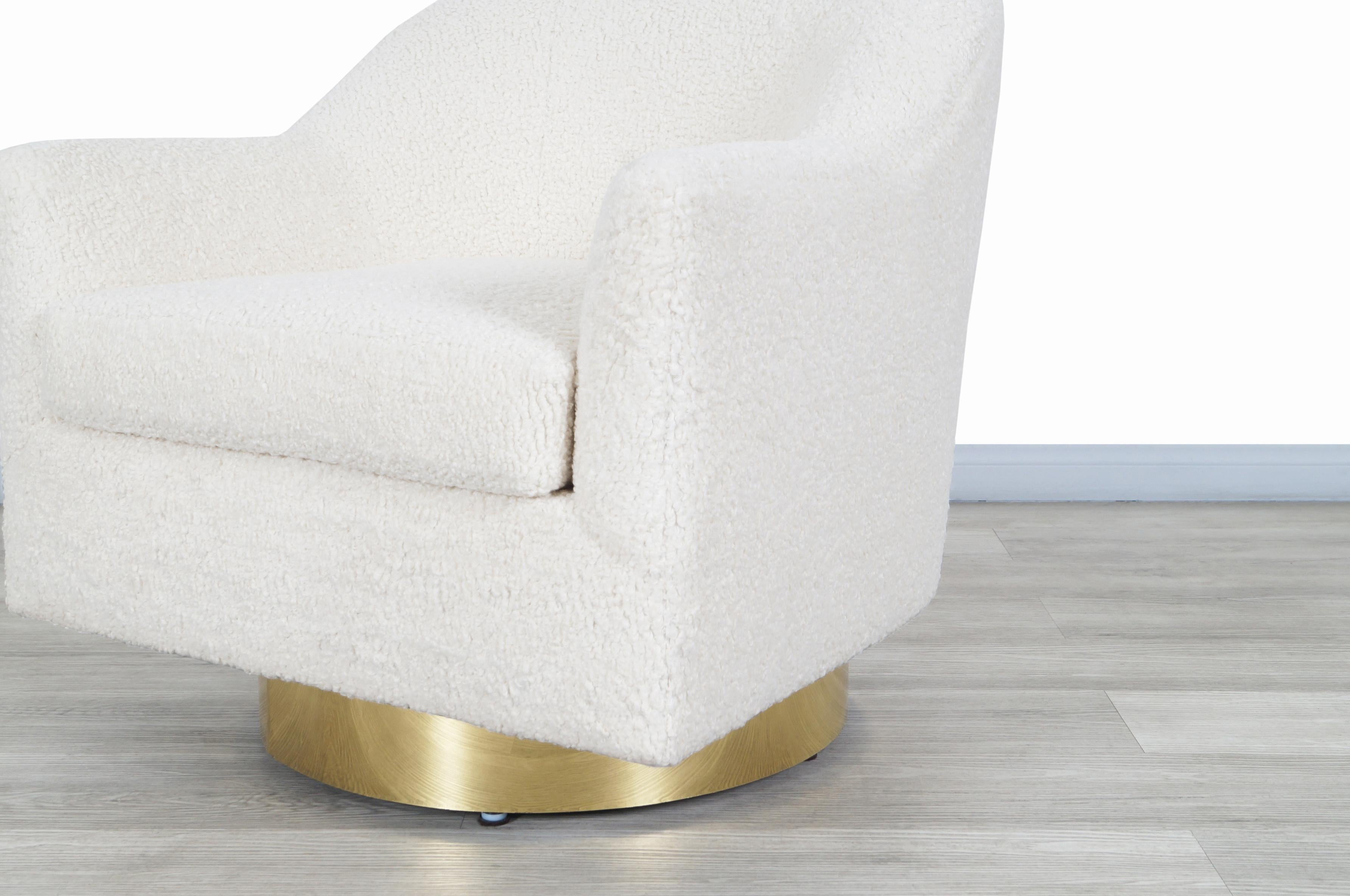 Mid-Century Modern Vintage Brass Swivel Lounge Chair in Style of Milo Baughman for Thayer Coggin