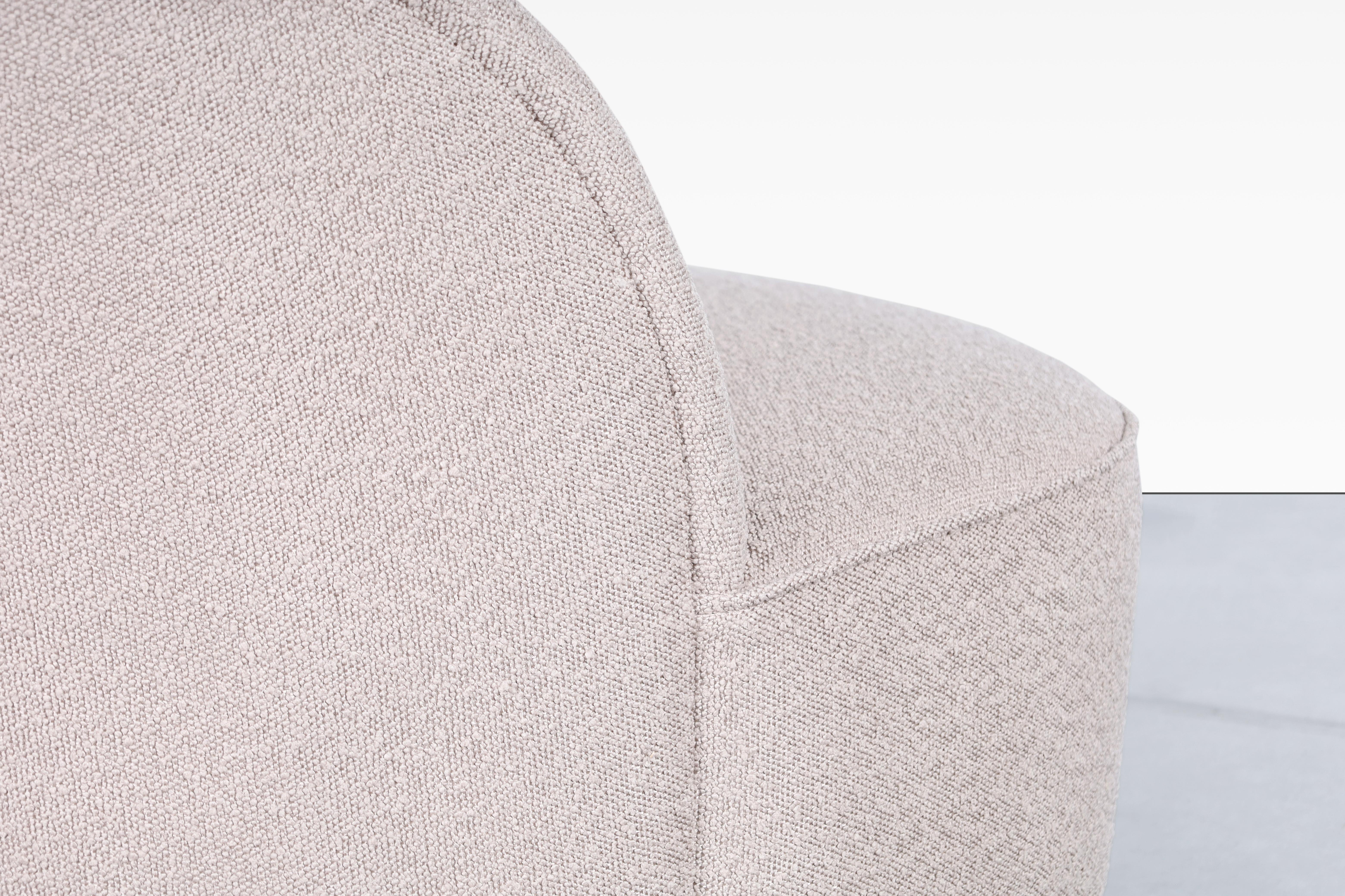 Chaises longues pivotantes en laiton en vente 5