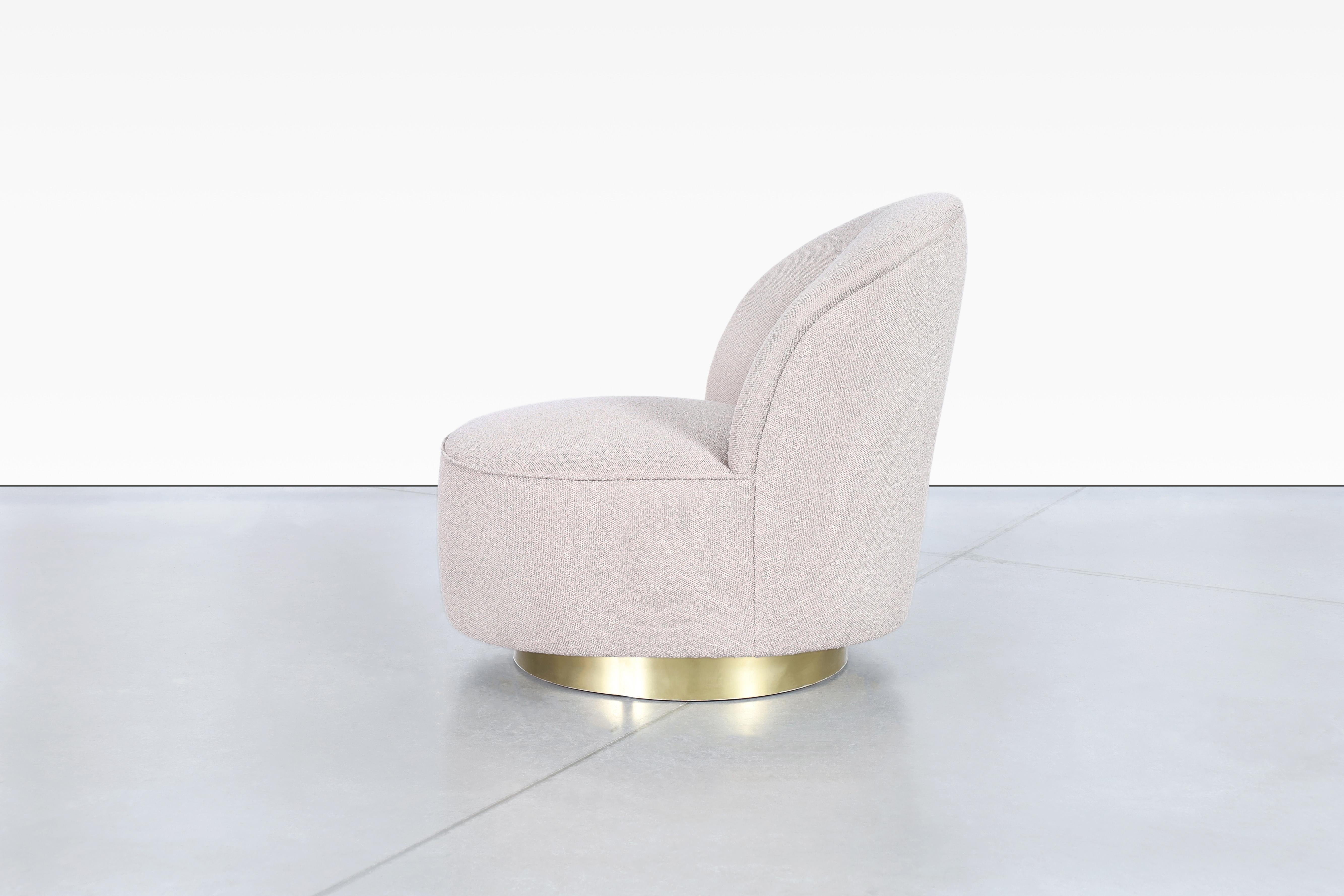 Chaises longues pivotantes en laiton en vente 1