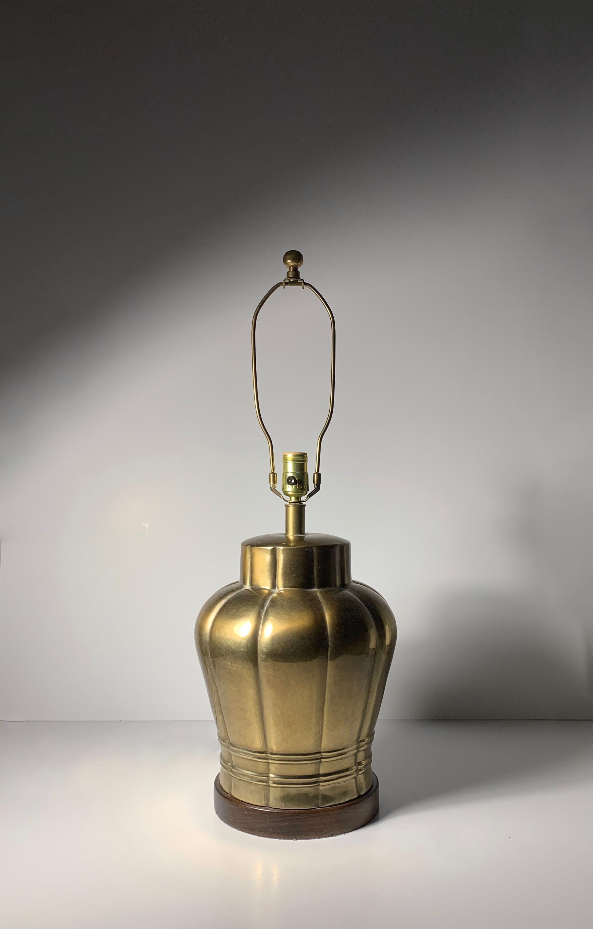 Paar Vintage-Tischlampen aus Messing von Frederick Cooper (Chinoiserie) im Angebot