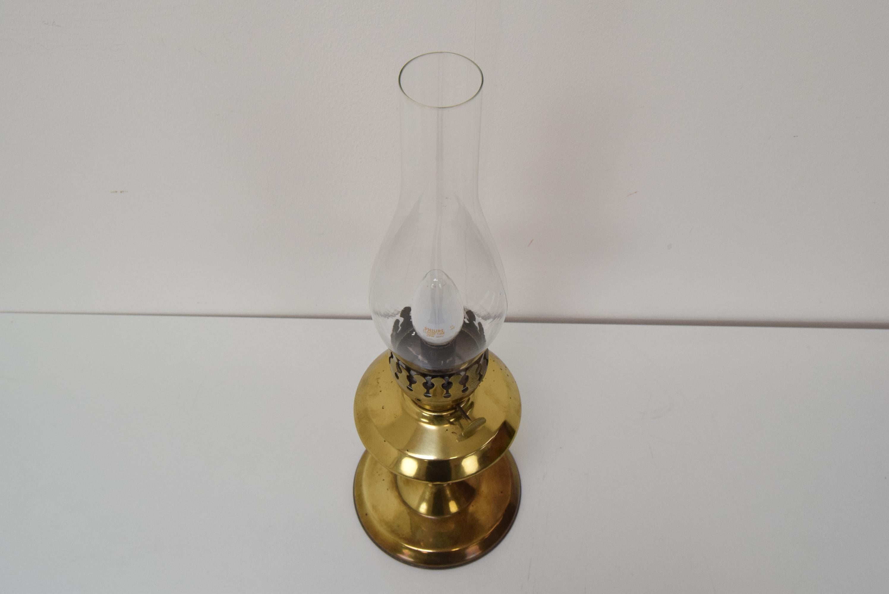 Vintage Brass Table Lamp, Czechoslovakia, 1950's.  In Good Condition For Sale In Praha, CZ