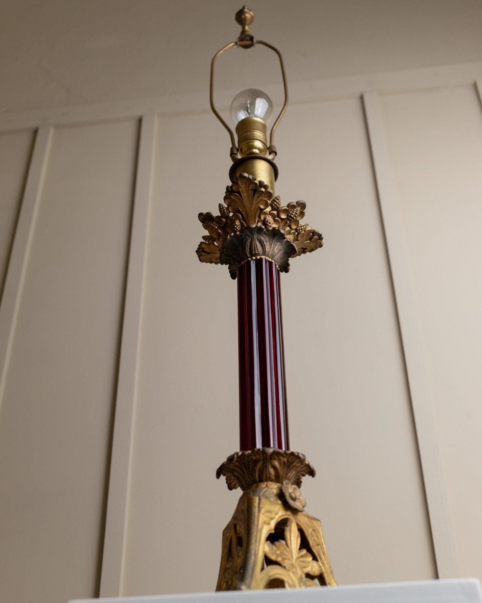 Lámpara de mesa vintage de latón estilo Hollywood Regency, 1910 en Bueno estado para la venta en Montecalvoli, IT