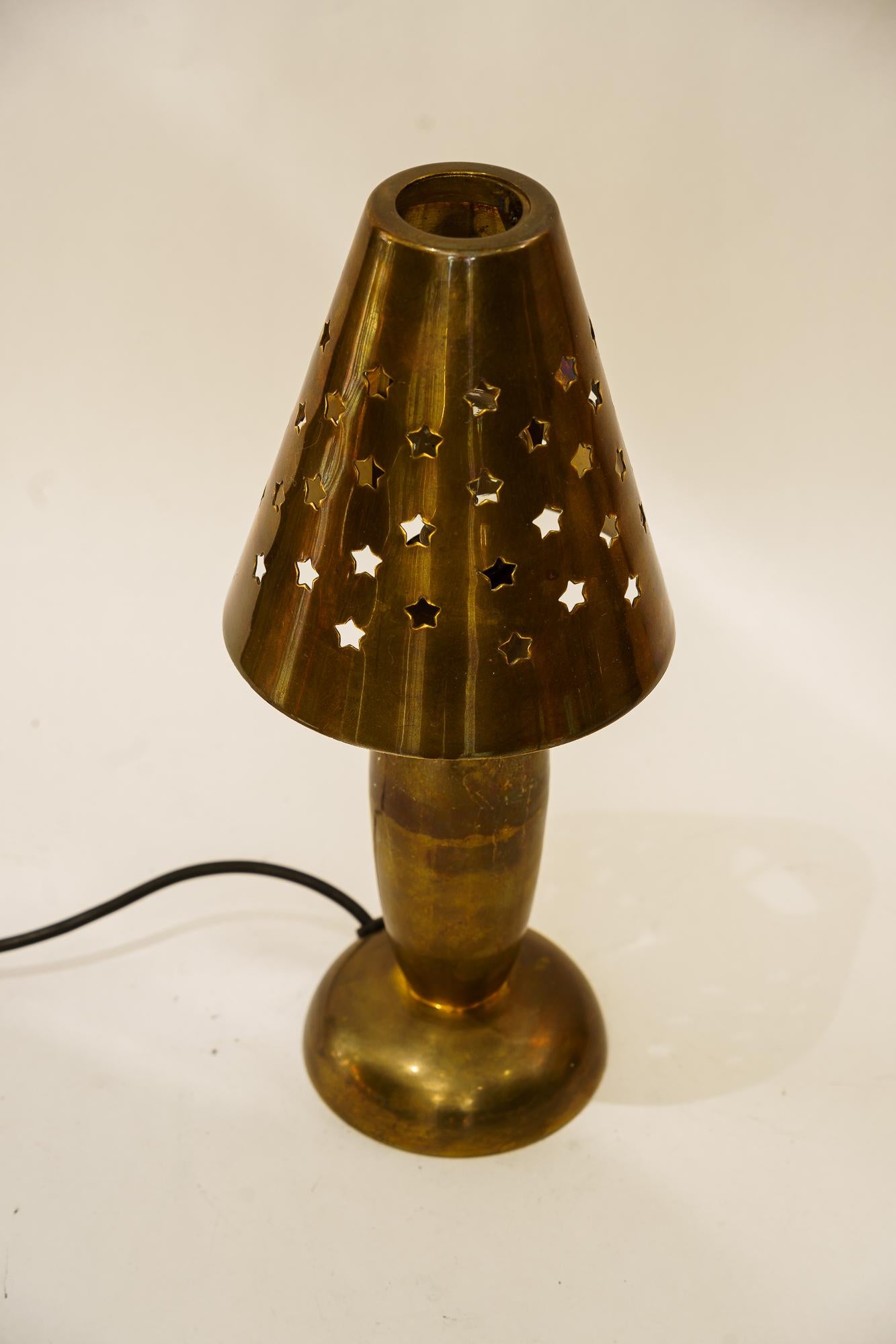 Vintage Messing Tischlampe Wien um 1960s (Moderne der Mitte des Jahrhunderts) im Angebot